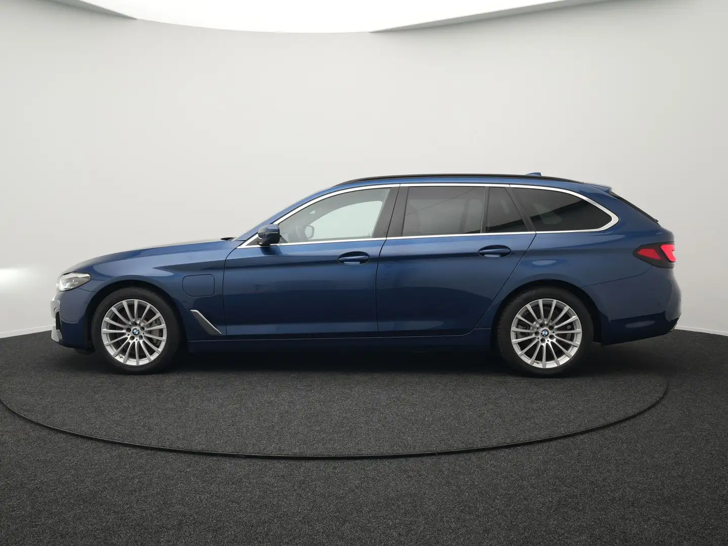 BMW 530 5-serie Touring 530e Business Edition Plus Plug In Niebieski - 2