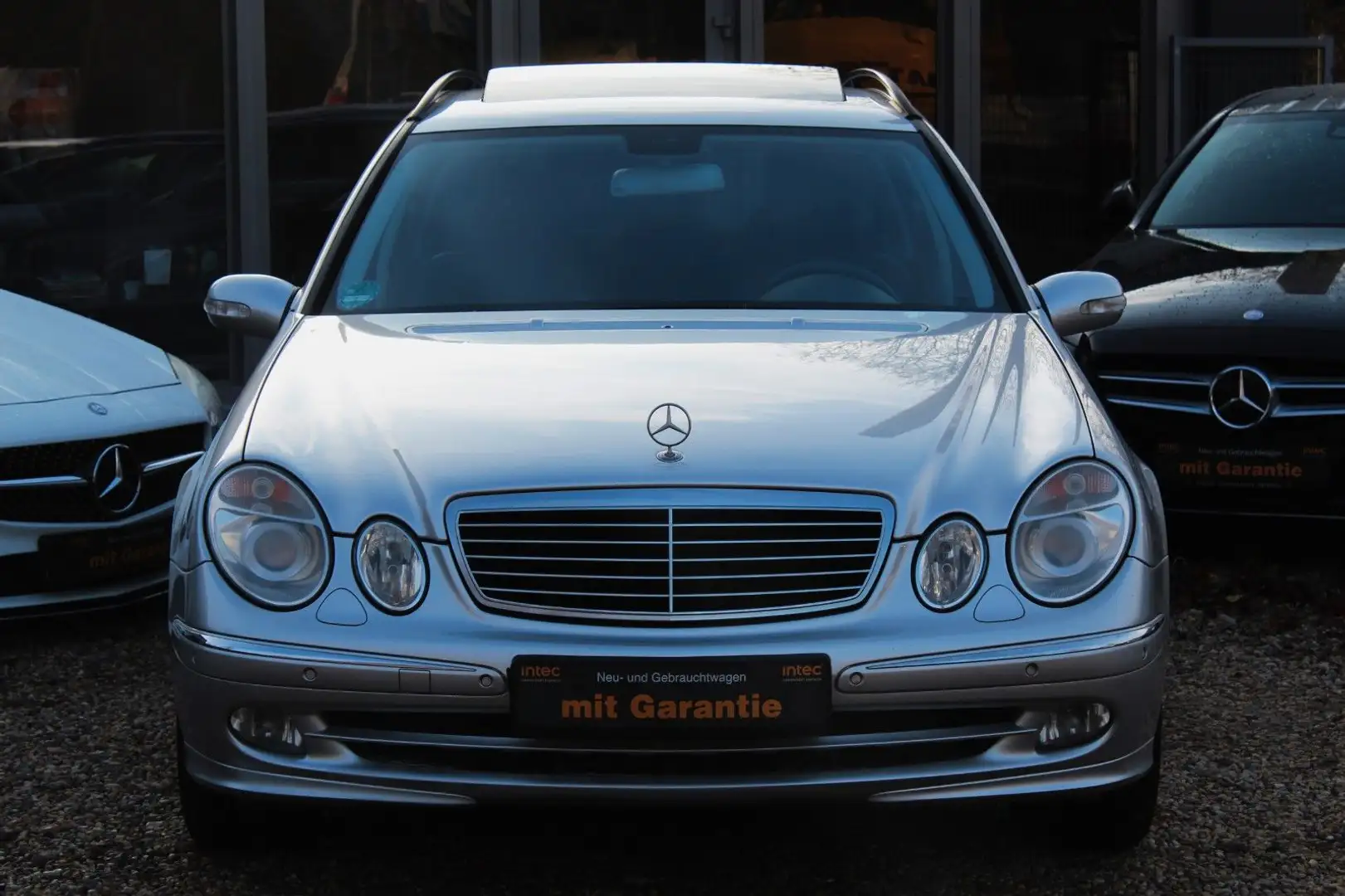 Mercedes-Benz E 320 CDI 4MATIC T AVANTGARDE LEDER COMAND XENON Argent - 2