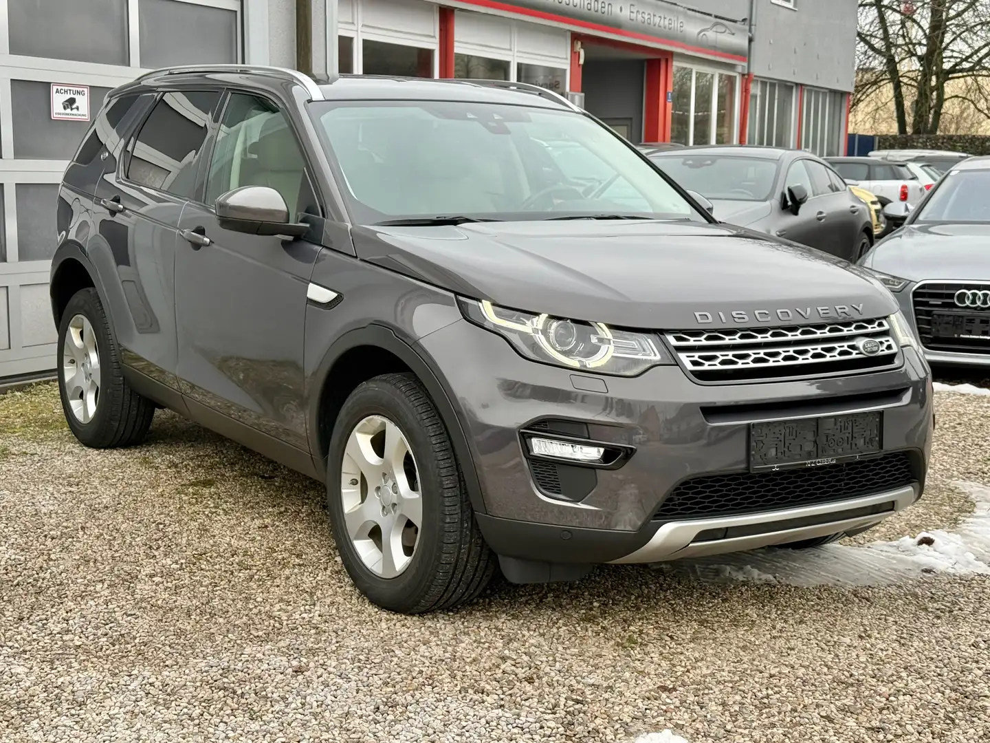 Land Rover Discovery Sport 2,0 eD4 HSE Grau - 2