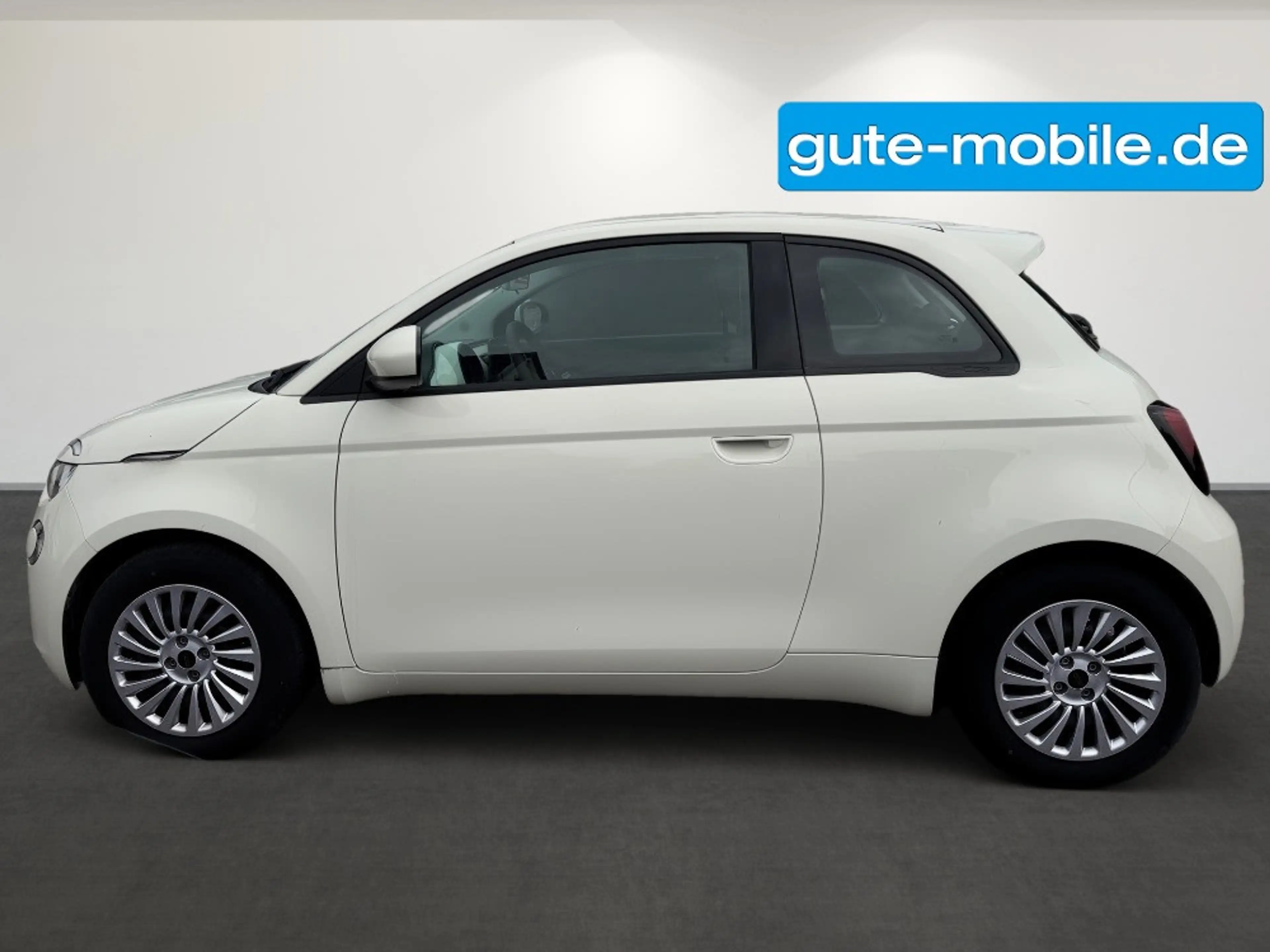 Fiat 500e Basis I MY23 I Klima I CarPlay I LED — photo 3