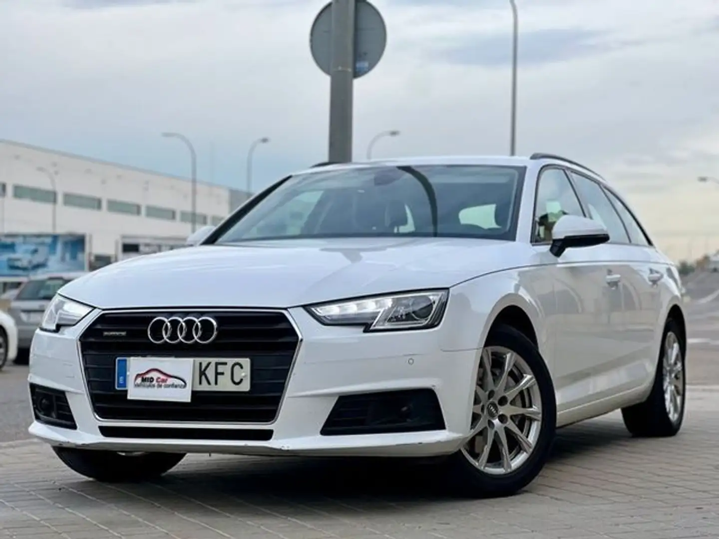 Audi A4 Avant 2.0TDI quattro S tronic 140kW Blanco - 1