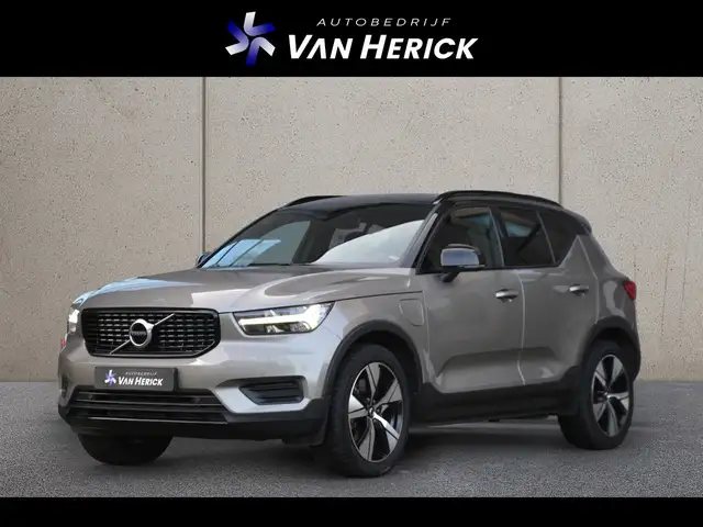 Volvo XC40 1.5 T4 Recharge R-Design | Navigatie | Winterpakke