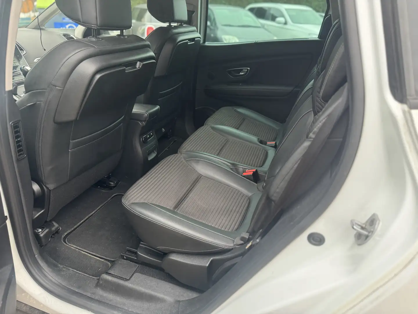 Renault Grand Scenic Grand Scénic 1.33 TCe Bose Edition EDC GPF (62) Blanco - 1