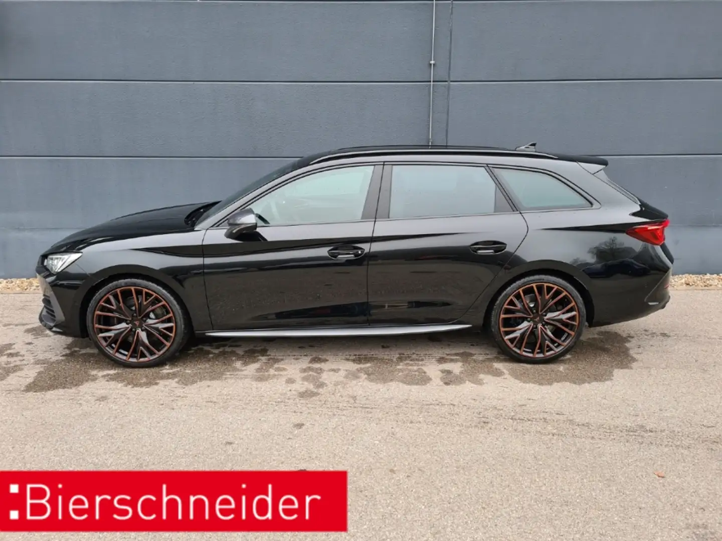CUPRA Leon Sportstourer 2.0 TSI DSG 4DRIVE VZ PANO eSITZ eHEC Zwart - 2