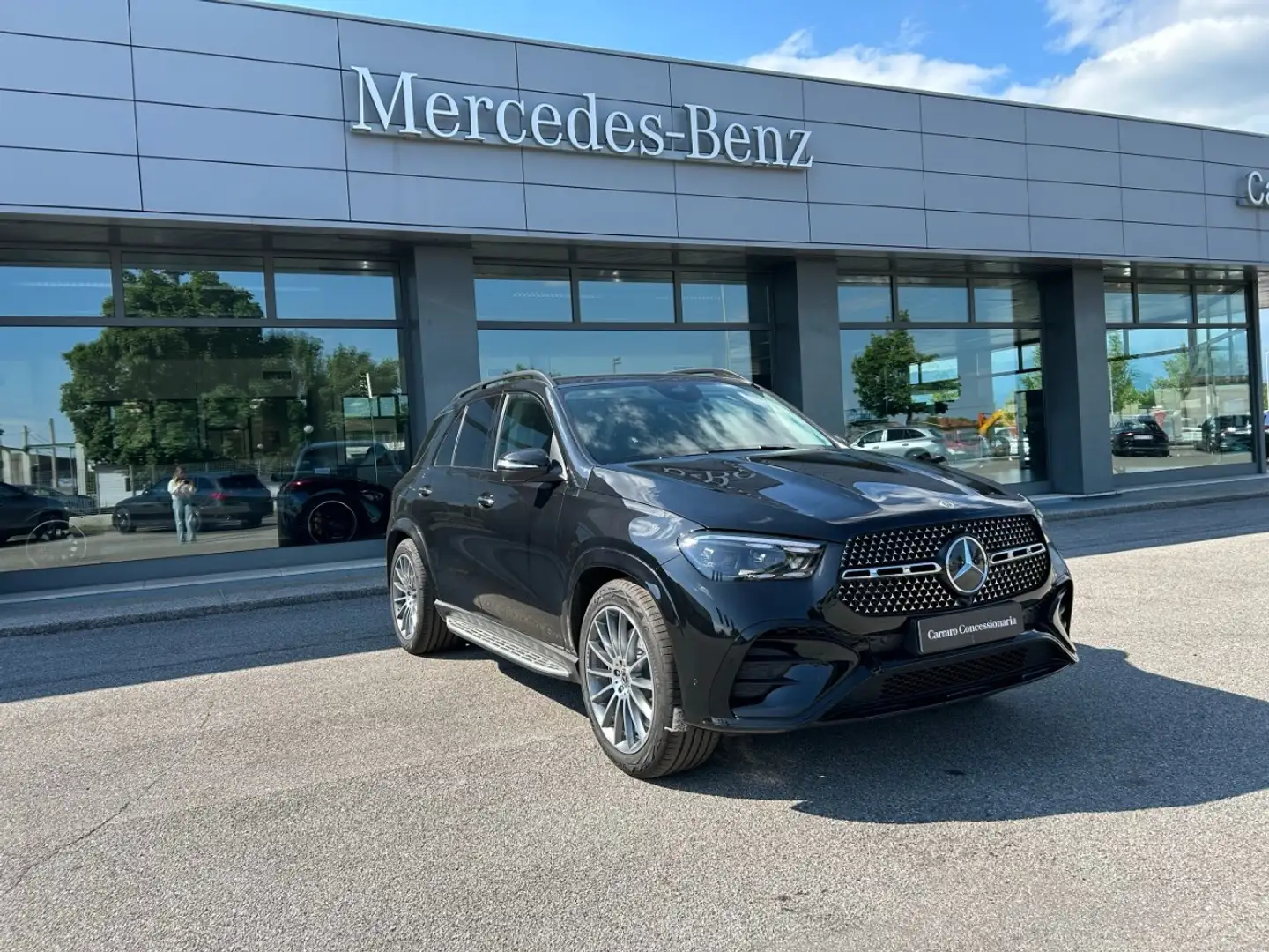 Mercedes-Benz GLE 300 d 4MATIC Schwarz - 1