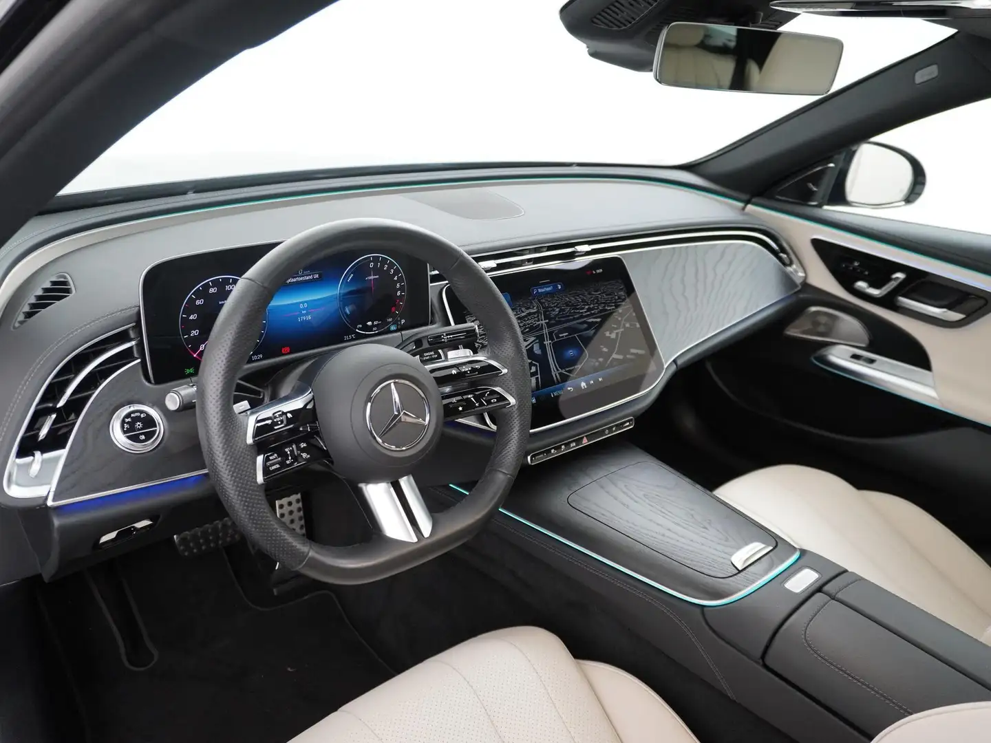 Mercedes-Benz E 300 e AMG Line Rijassistentiepakket, Wegklapbare trekh Zwart - 2