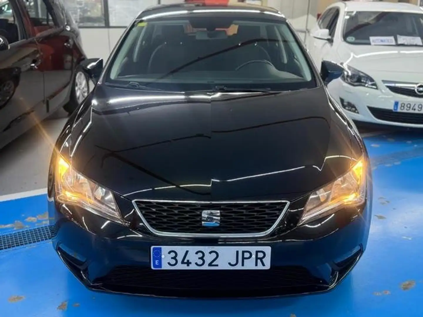 SEAT Leon ST 1.2 TSI S&S Style DSG7 110 Negro - 2