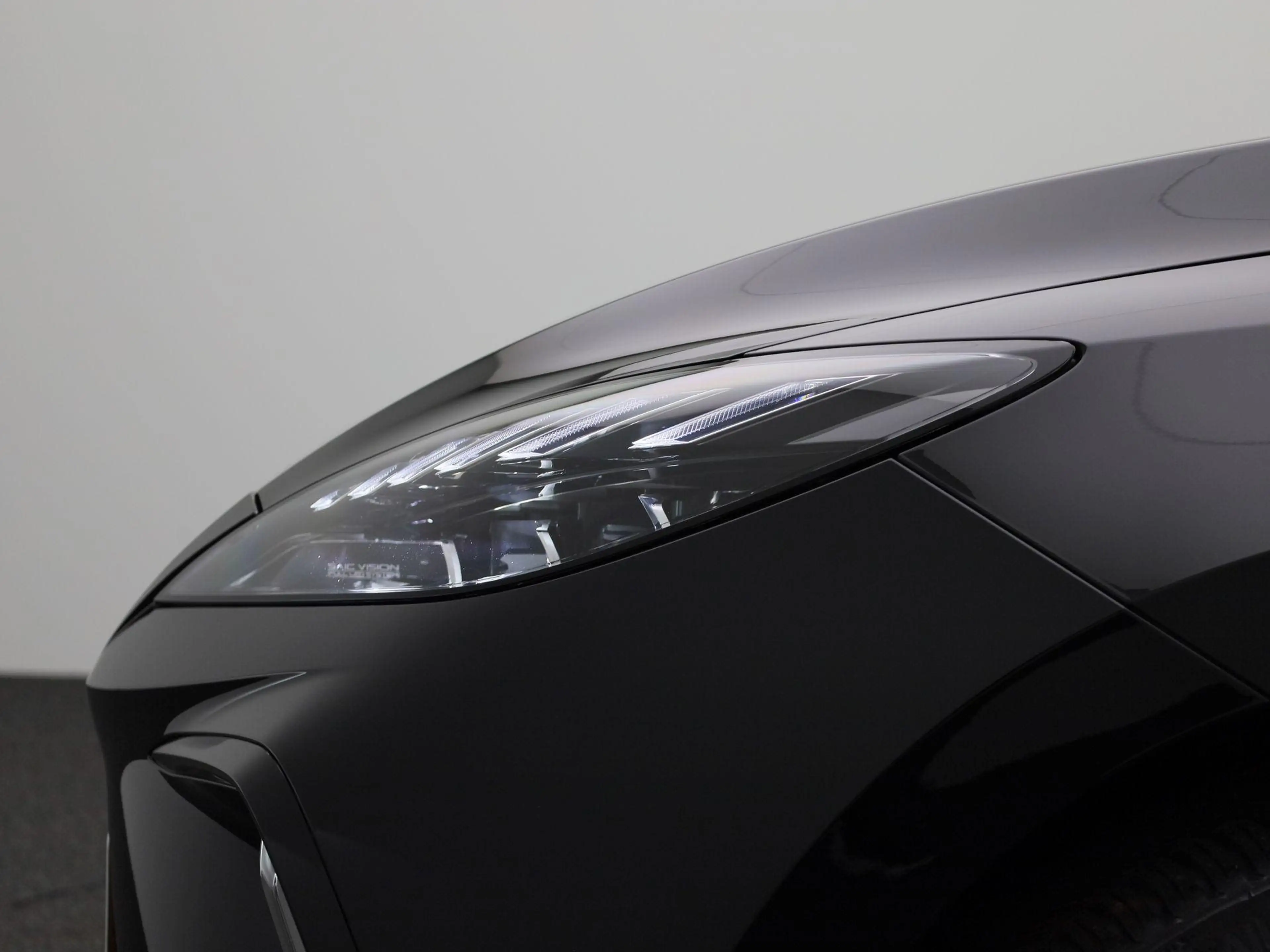 MG MG4 64 kWh Luxury — photo 15