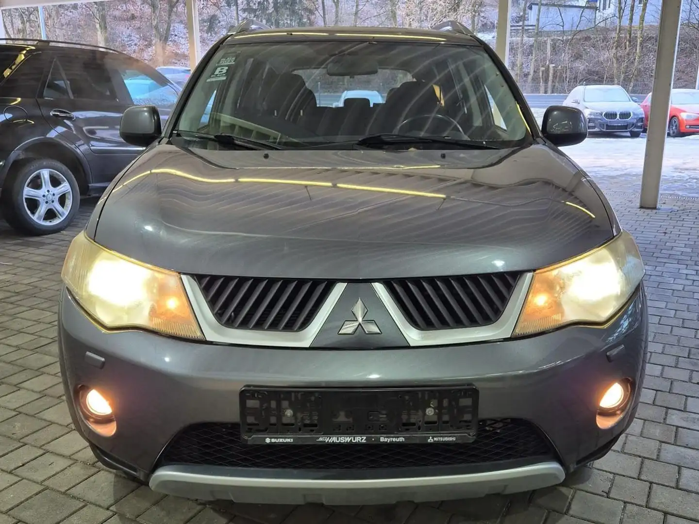Mitsubishi Outlander 2.2 DI-D Intense Grau - 2