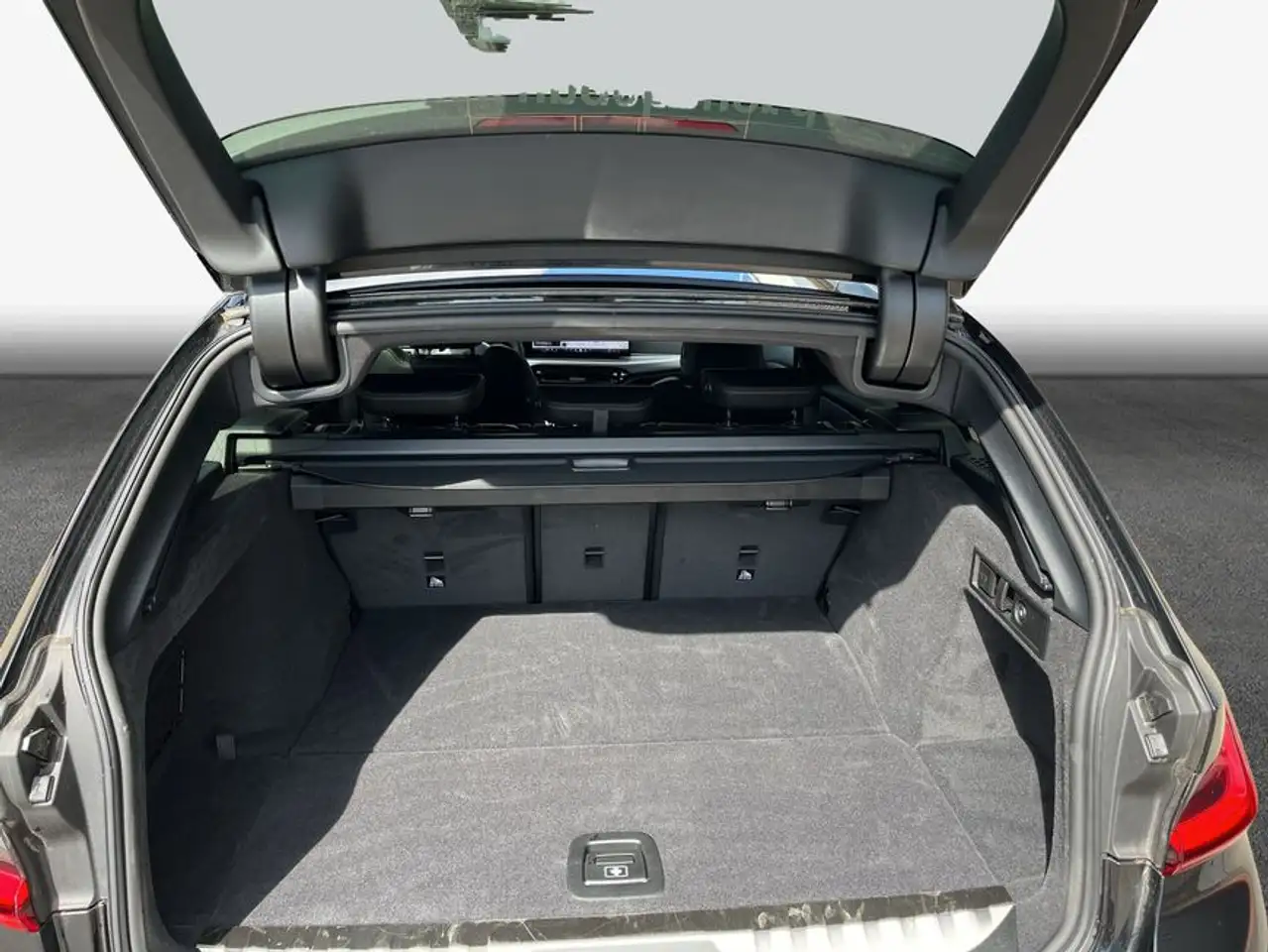 BMW 330 330e Touring xDrive Aut. 135 kW, 5-türig 10