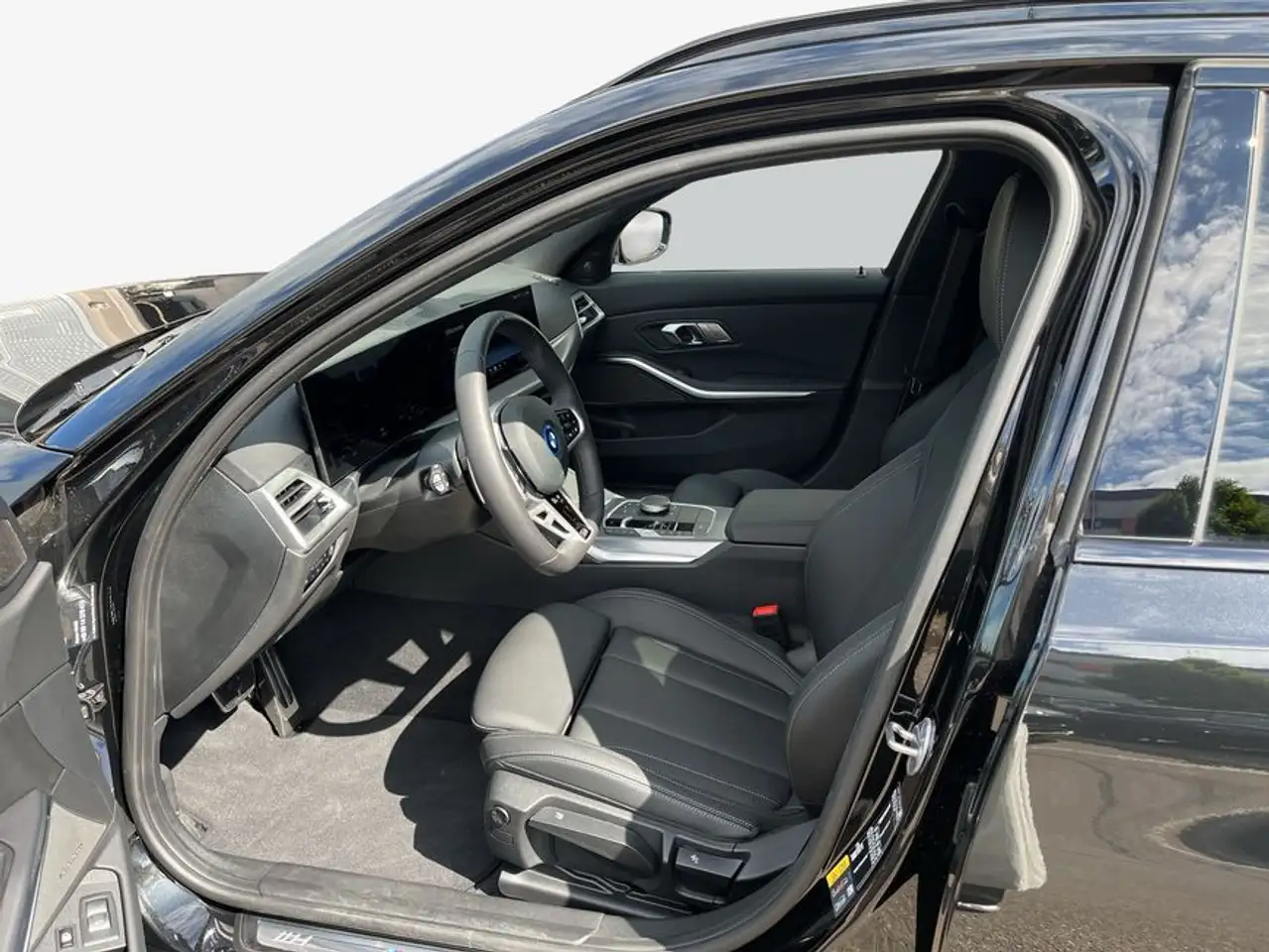 BMW 330 330e Touring xDrive Aut. 135 kW, 5-türig 11