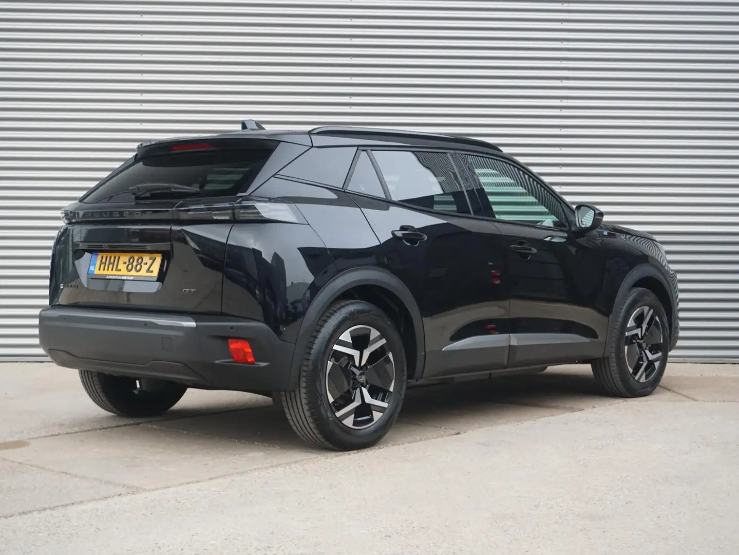 Peugeot e-2008 EV GT Avantage 54 kWh Alcantara interieur Noir - 2