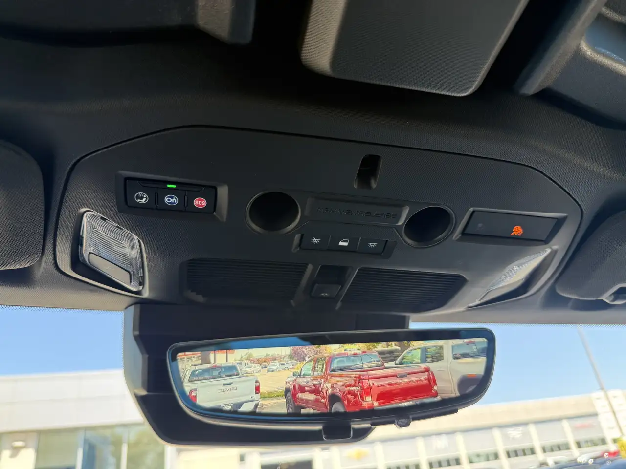 GMC HUMMER EV SUV снимка GMC HUMMER EV SUV