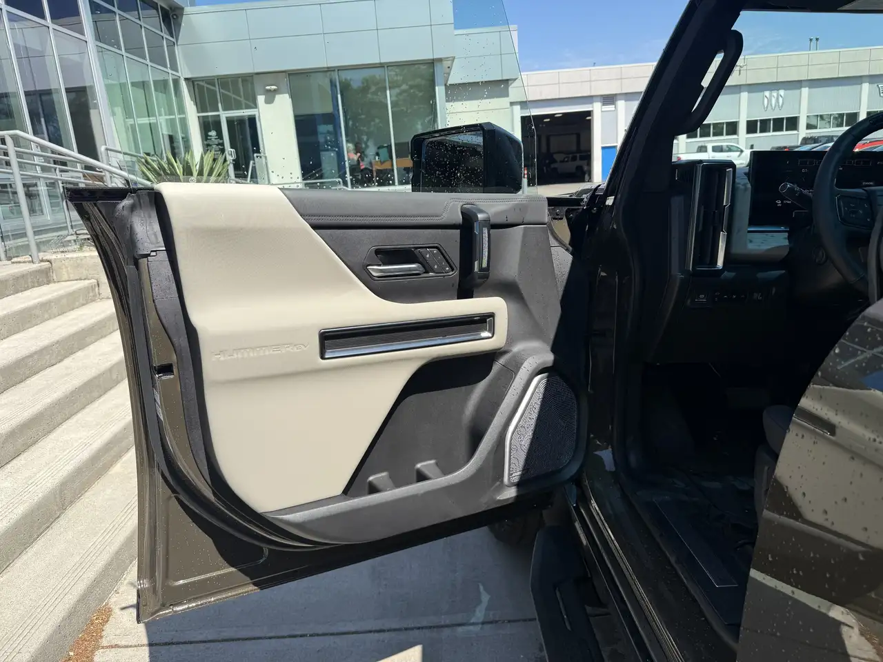 GMC HUMMER EV SUV снимка GMC HUMMER EV SUV
