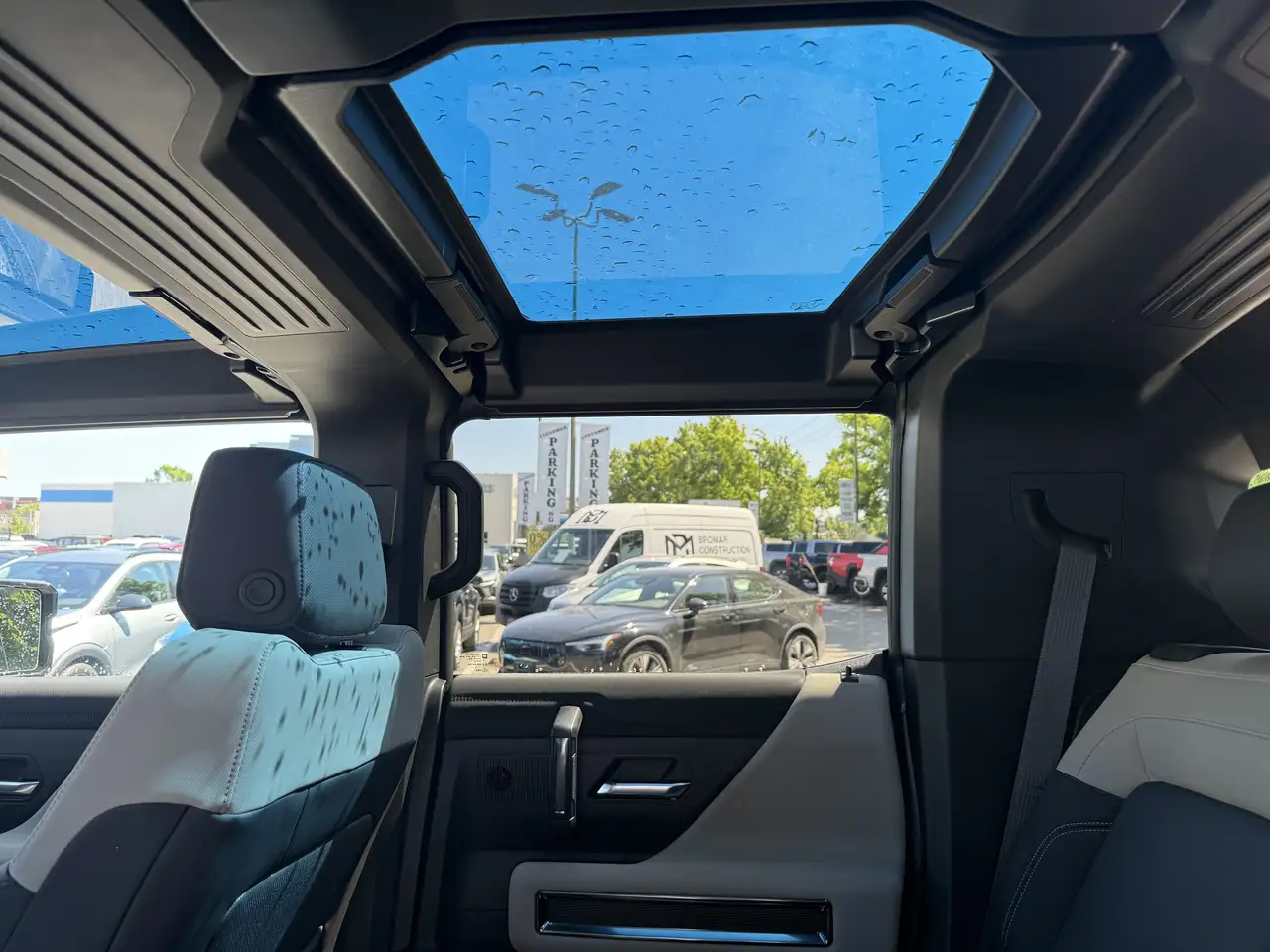 GMC HUMMER EV SUV снимка GMC HUMMER EV SUV