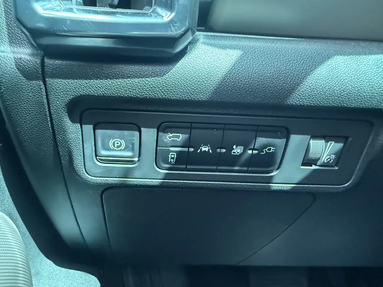 GMC HUMMER EV SUV снимка GMC HUMMER EV SUV