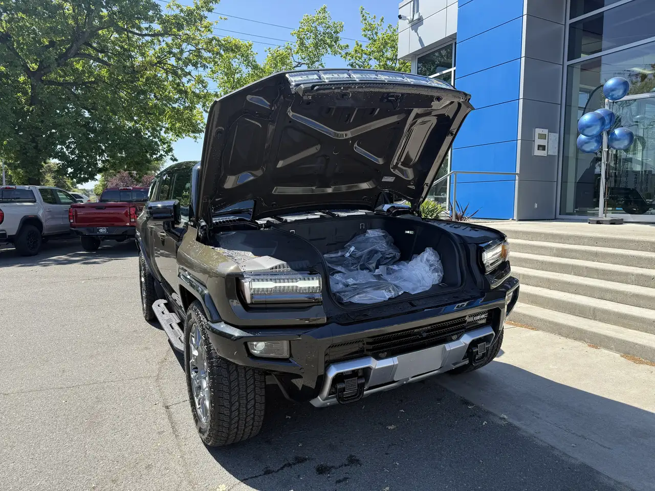 GMC HUMMER EV SUV снимка GMC HUMMER EV SUV
