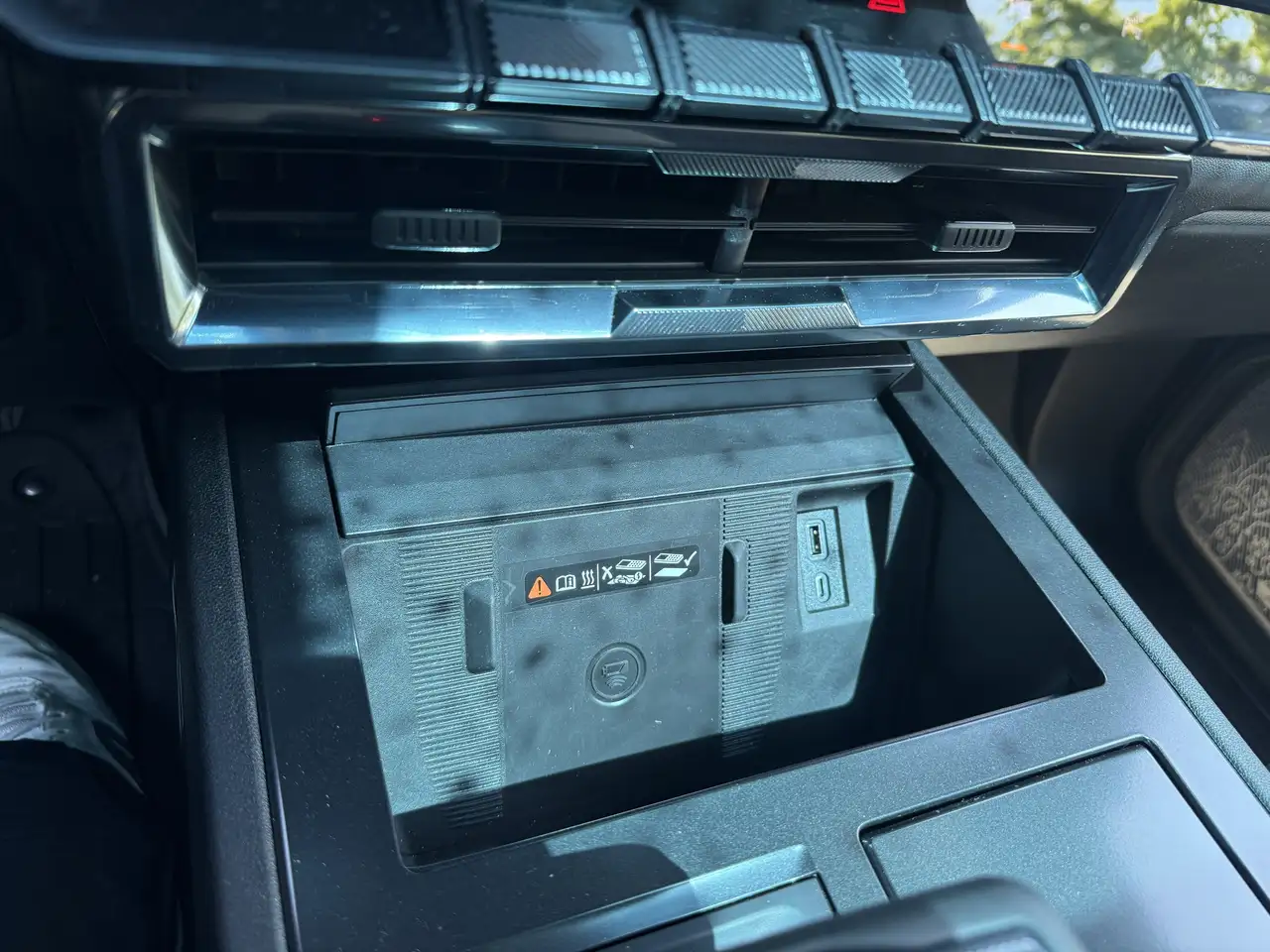 GMC HUMMER EV SUV снимка GMC HUMMER EV SUV
