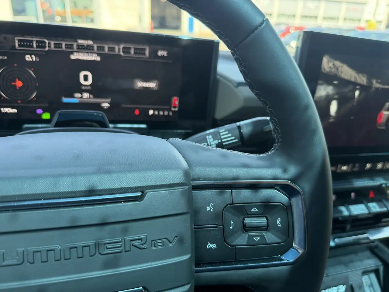 GMC HUMMER EV SUV снимка GMC HUMMER EV SUV