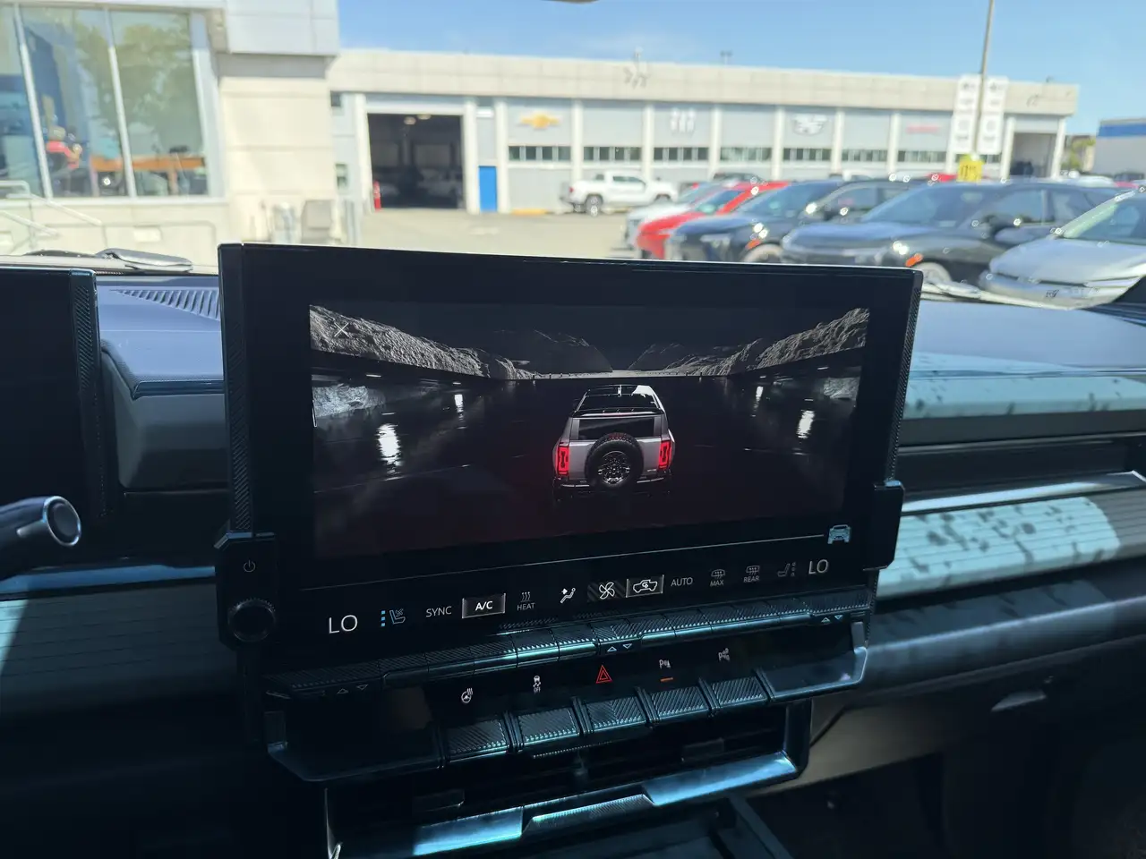 GMC HUMMER EV SUV снимка GMC HUMMER EV SUV