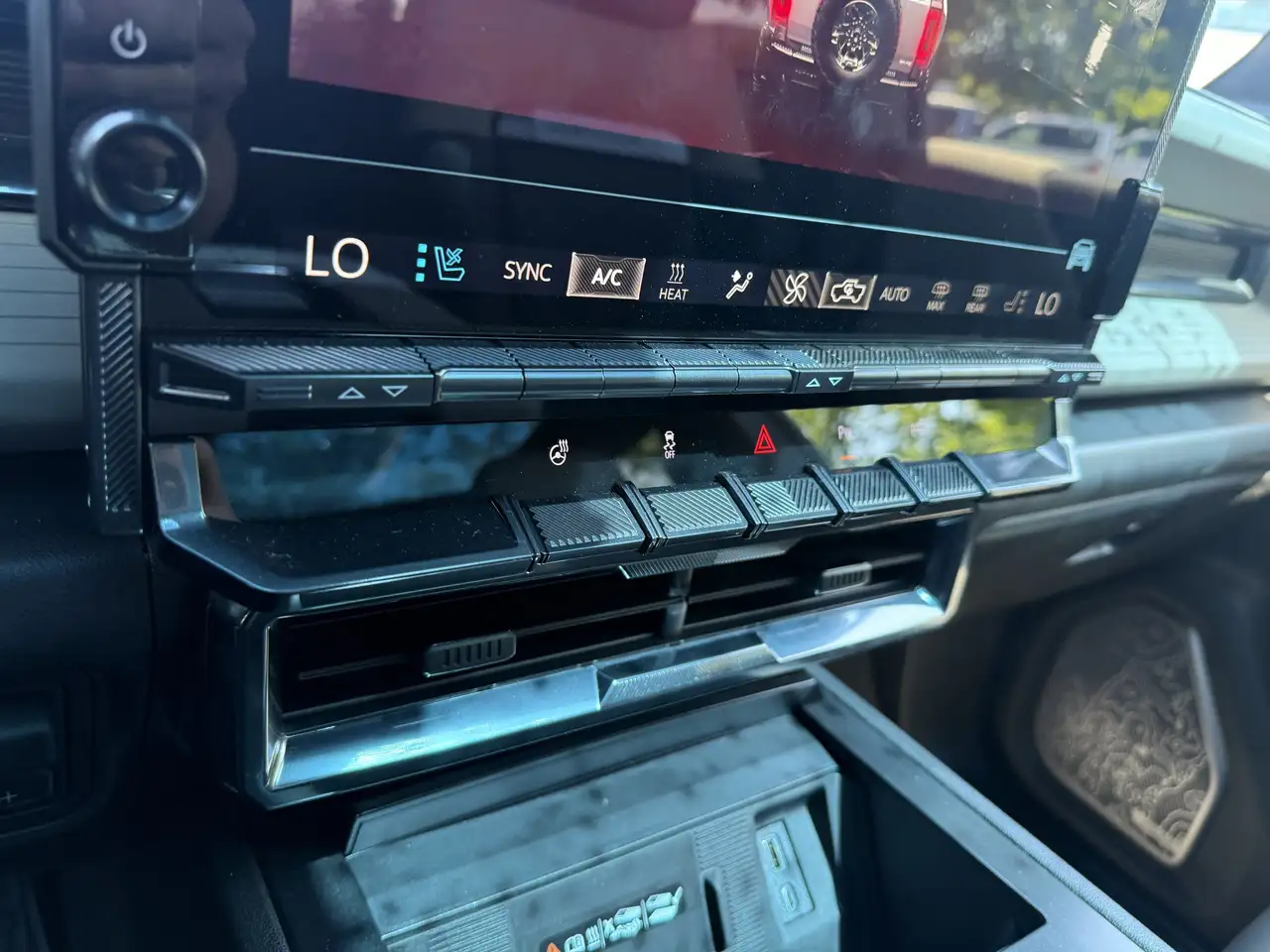 GMC HUMMER EV SUV снимка GMC HUMMER EV SUV