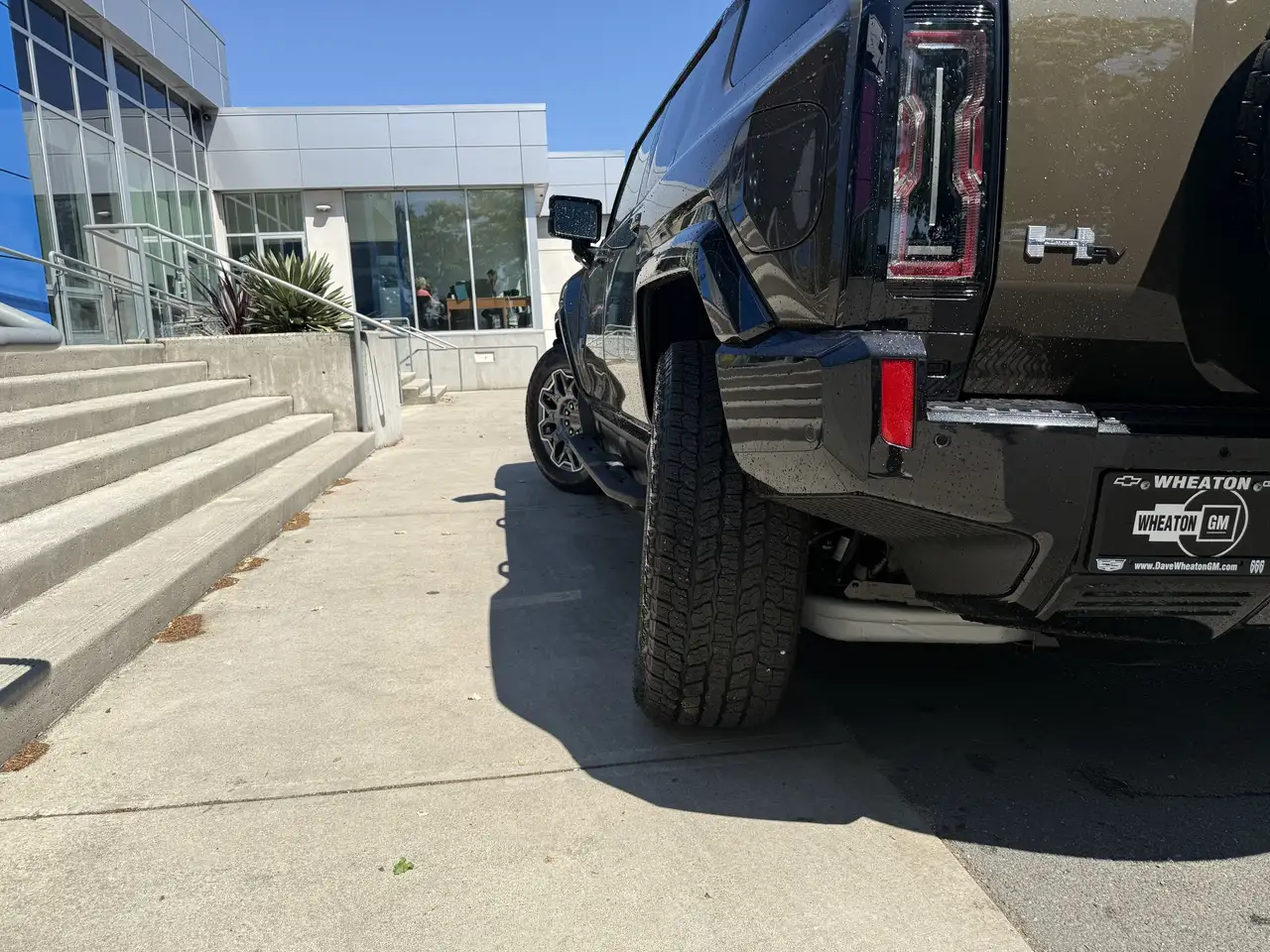 GMC HUMMER EV SUV снимка GMC HUMMER EV SUV