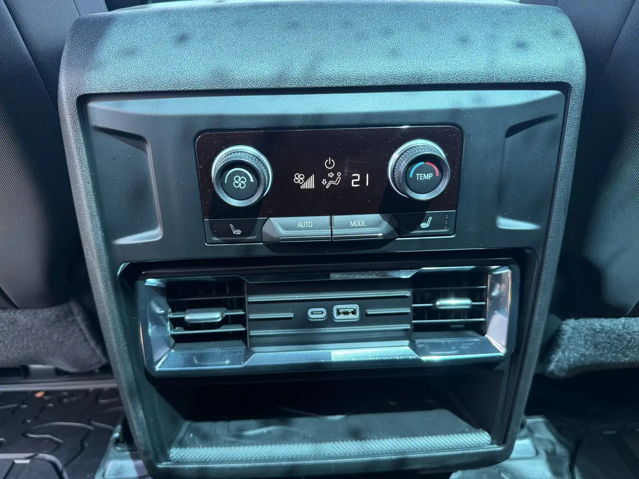 GMC HUMMER EV SUV снимка GMC HUMMER EV SUV