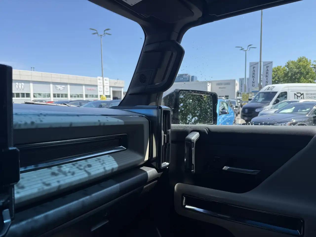GMC HUMMER EV SUV снимка GMC HUMMER EV SUV
