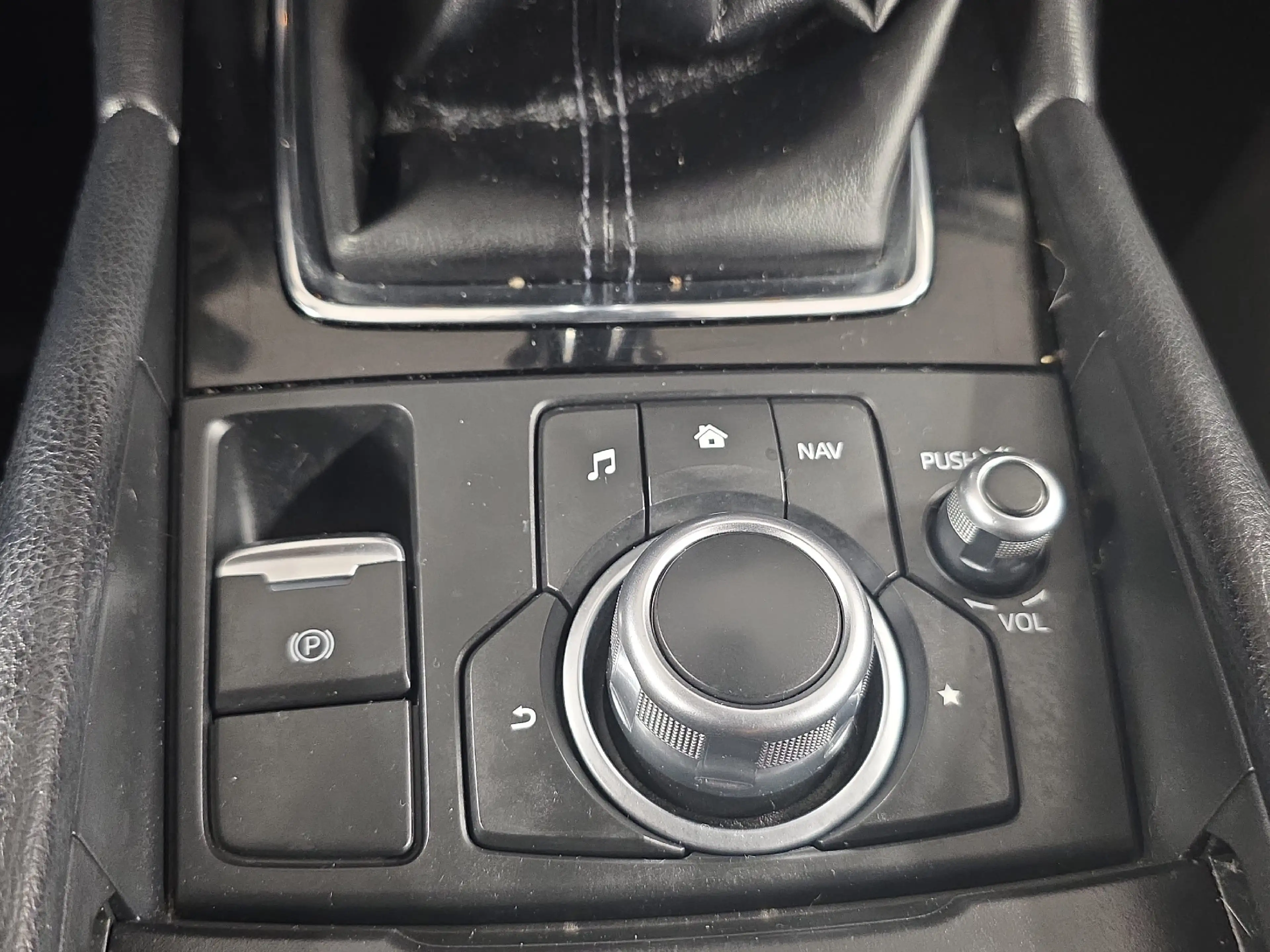 Mazda 3 2.0 SKYACTIV-G 120 Exclusive-Line *Head UP*LED* — photo 13