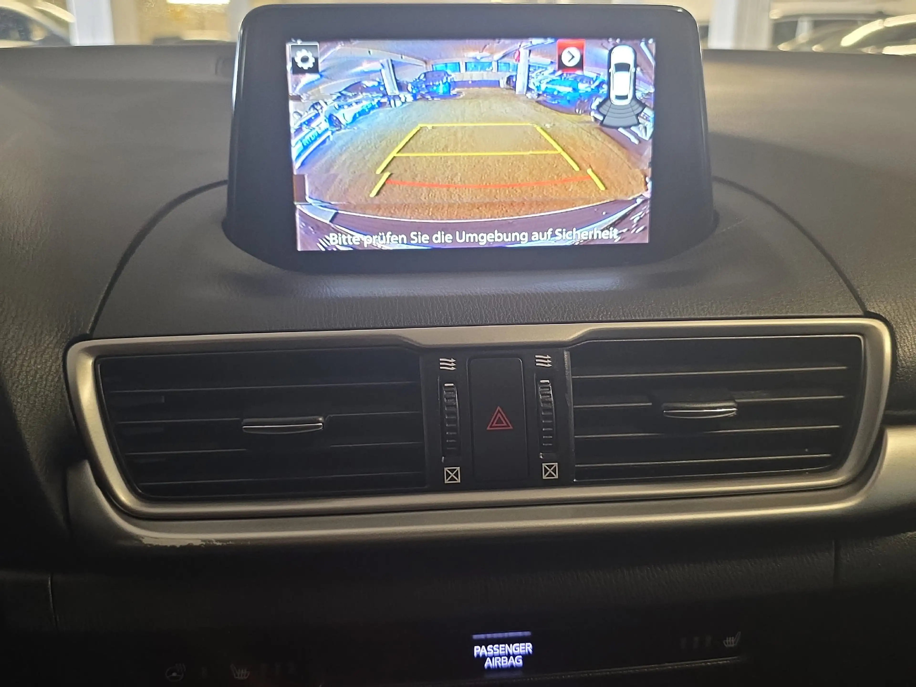 Mazda 3 2.0 SKYACTIV-G 120 Exclusive-Line *Head UP*LED* — photo 7