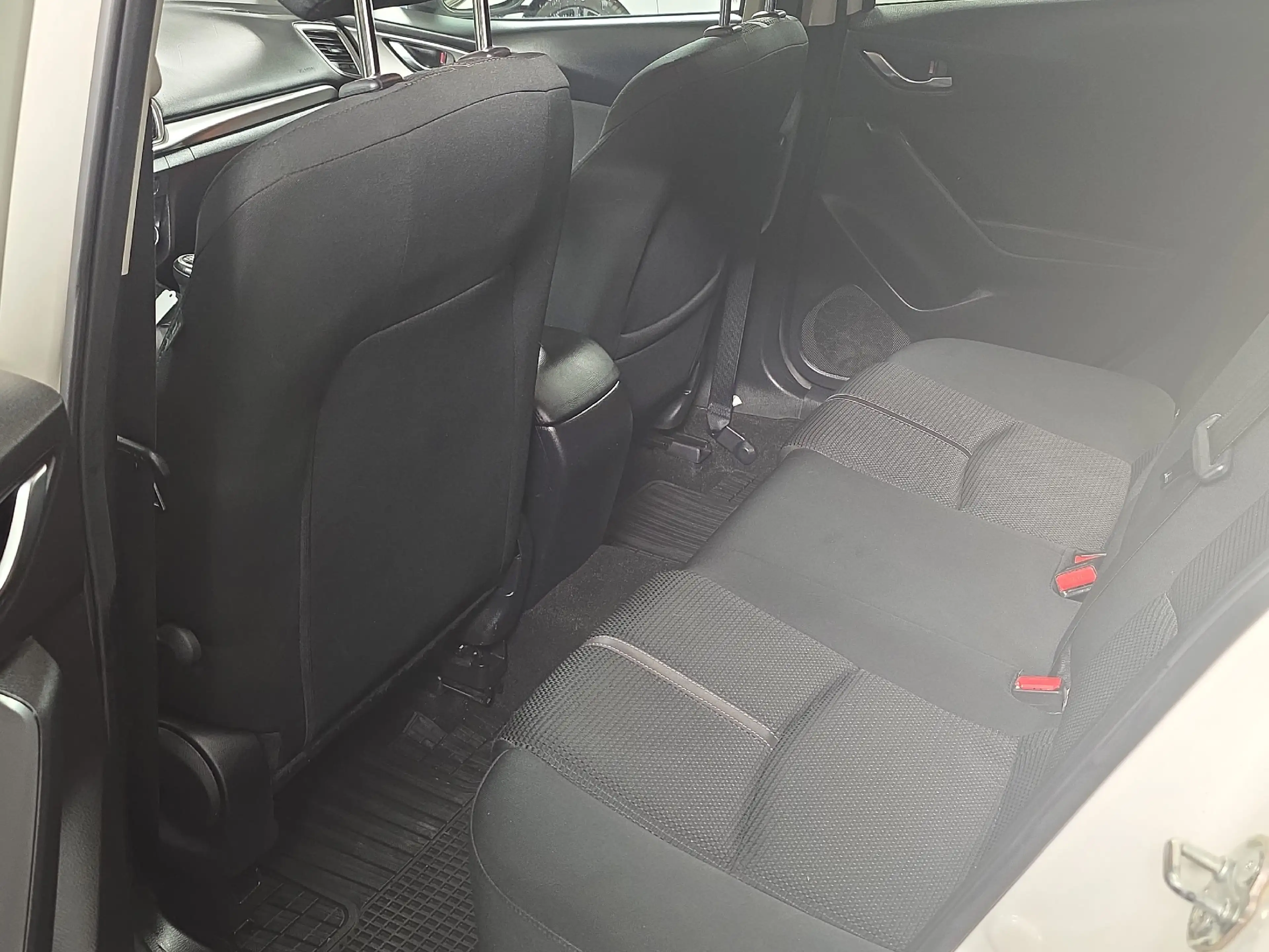 Mazda 3 2.0 SKYACTIV-G 120 Exclusive-Line *Head UP*LED* — photo 11