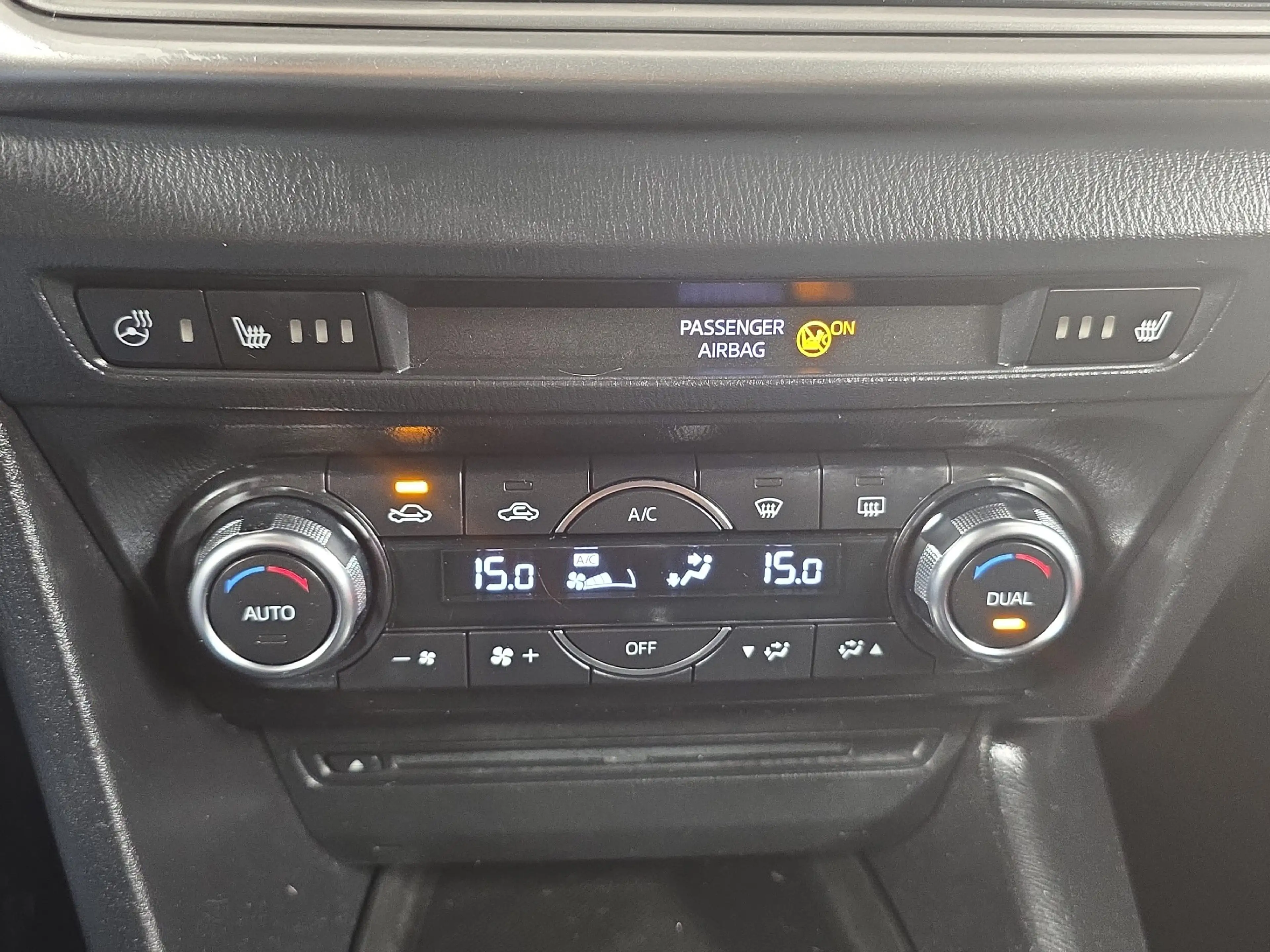Mazda 3 2.0 SKYACTIV-G 120 Exclusive-Line *Head UP*LED* — photo 14