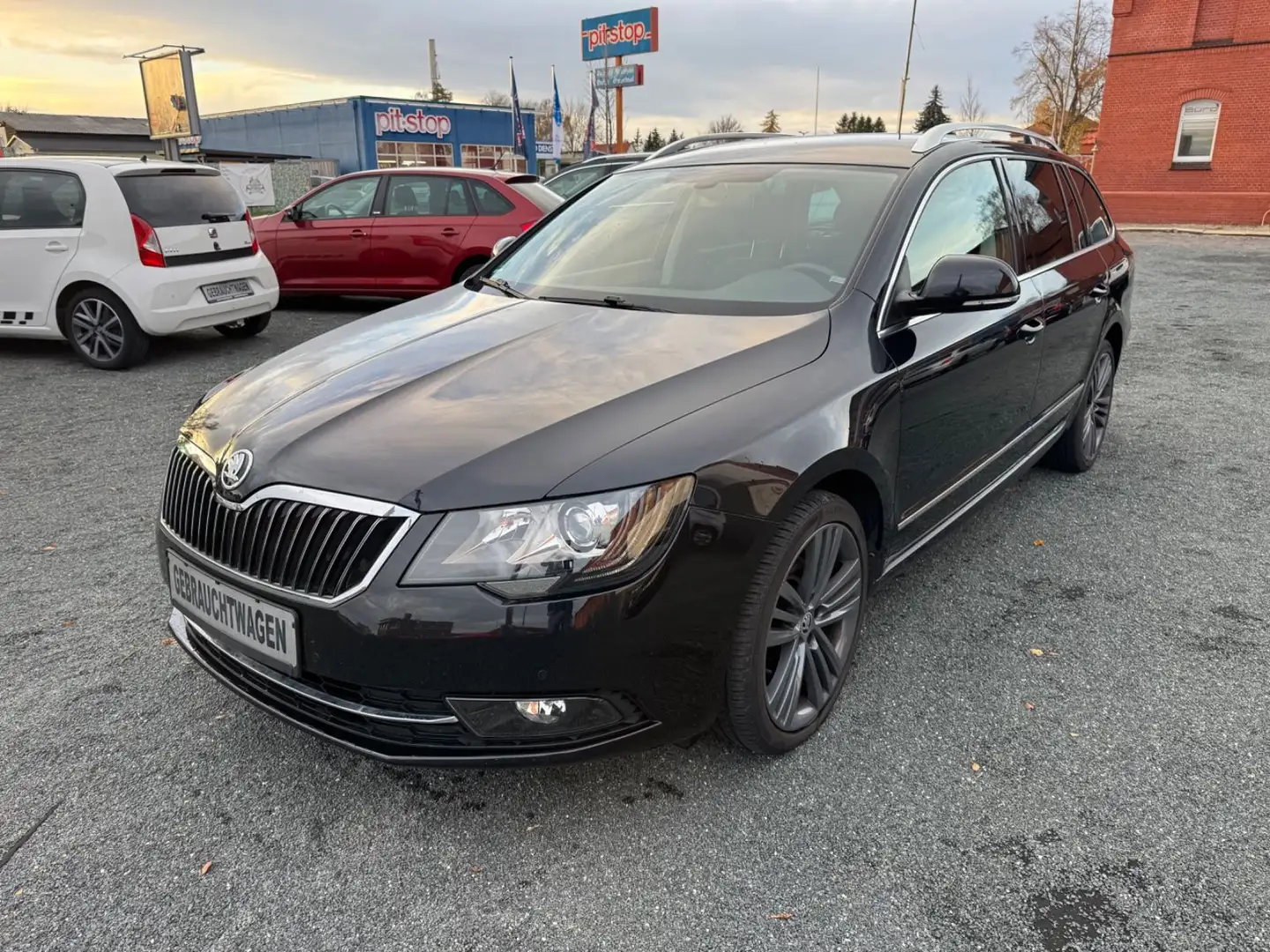 Skoda Superb Combi Elegance Navi / Bi-Xenon / PDC Schwarz - 2