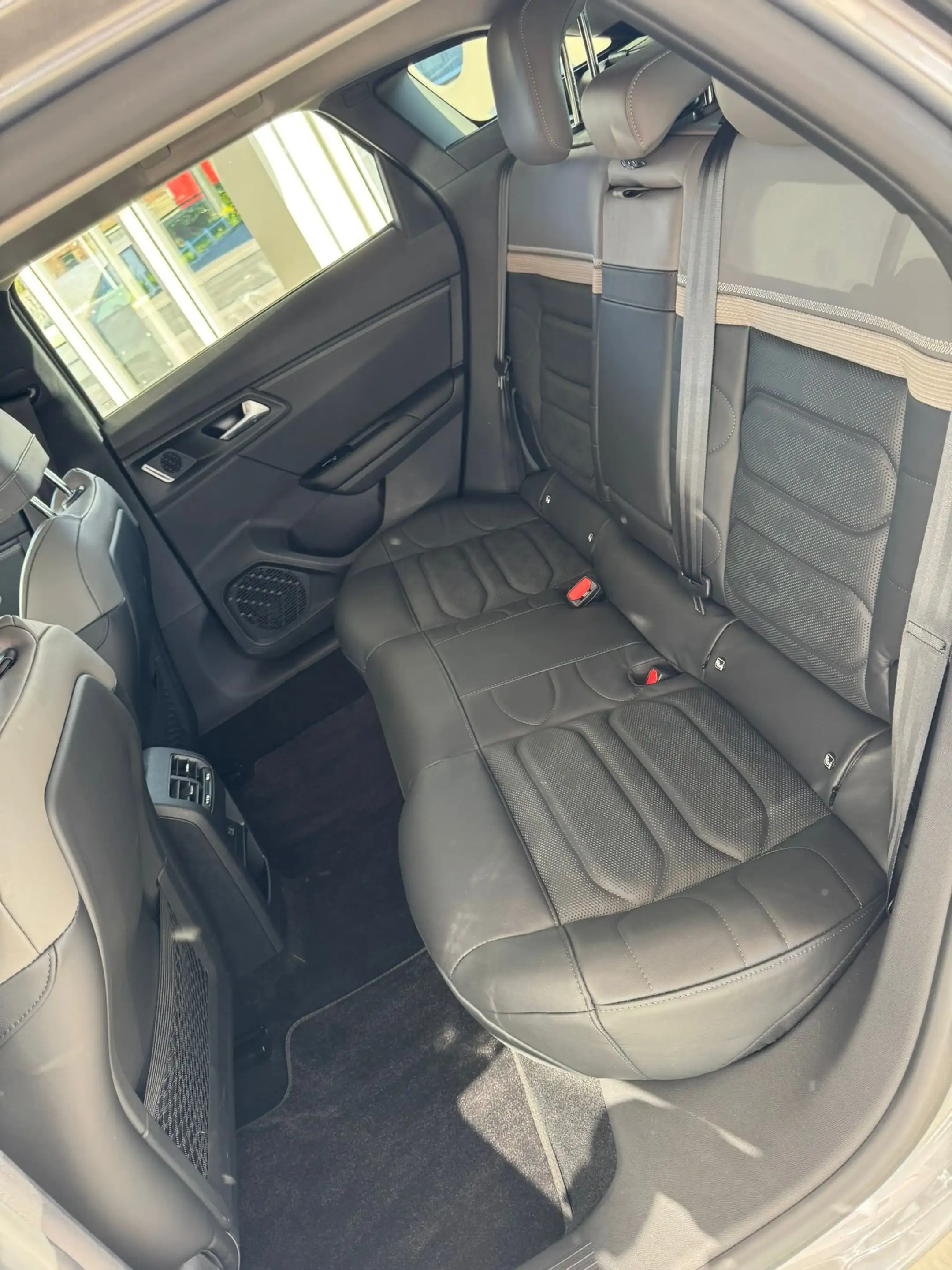 Citroen C5 X 1.6 Plug-in Hybrid ShinePack 225pk FULL OPTION — photo 14