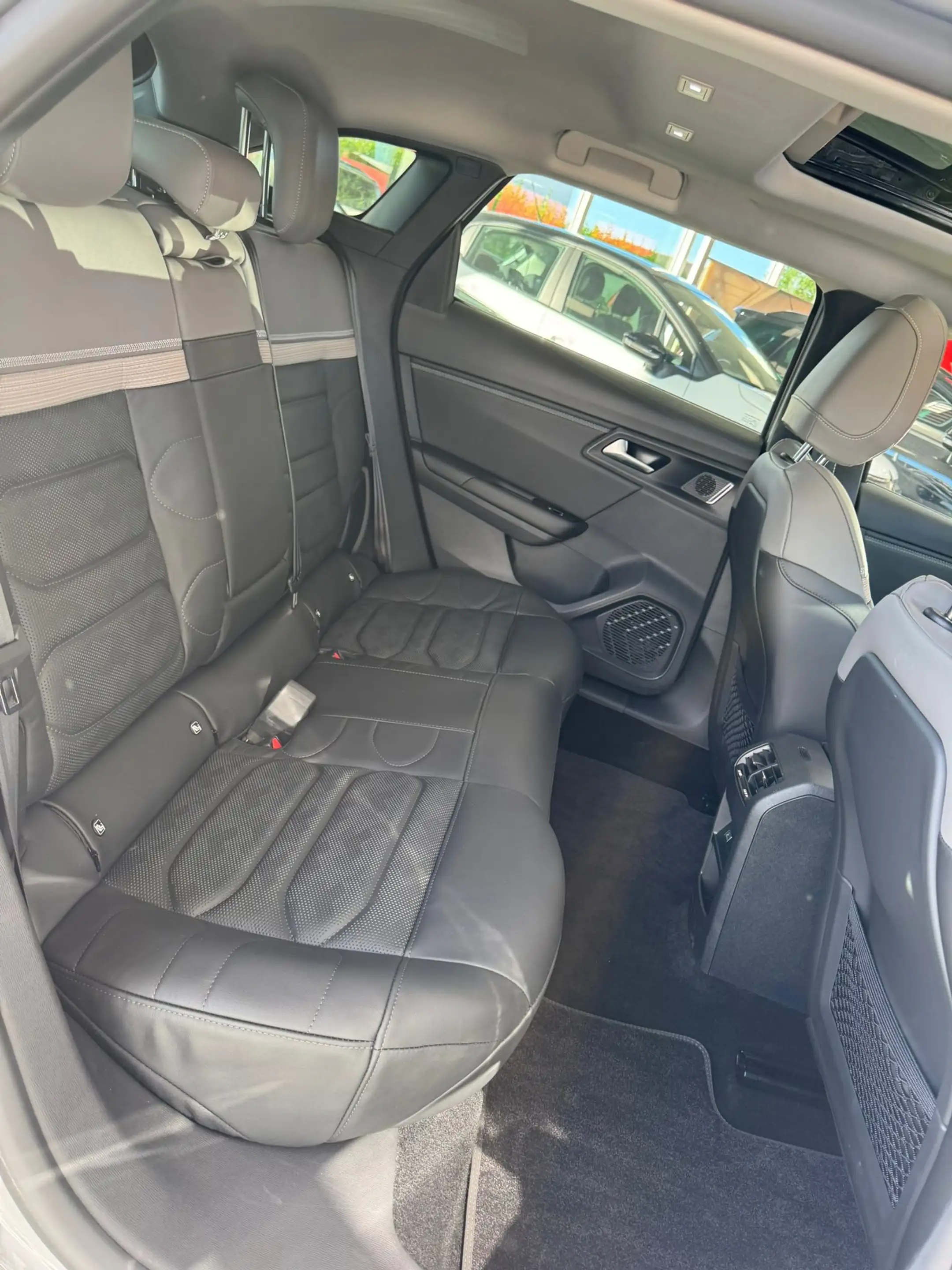 Citroen C5 X 1.6 Plug-in Hybrid ShinePack 225pk FULL OPTION — photo 13