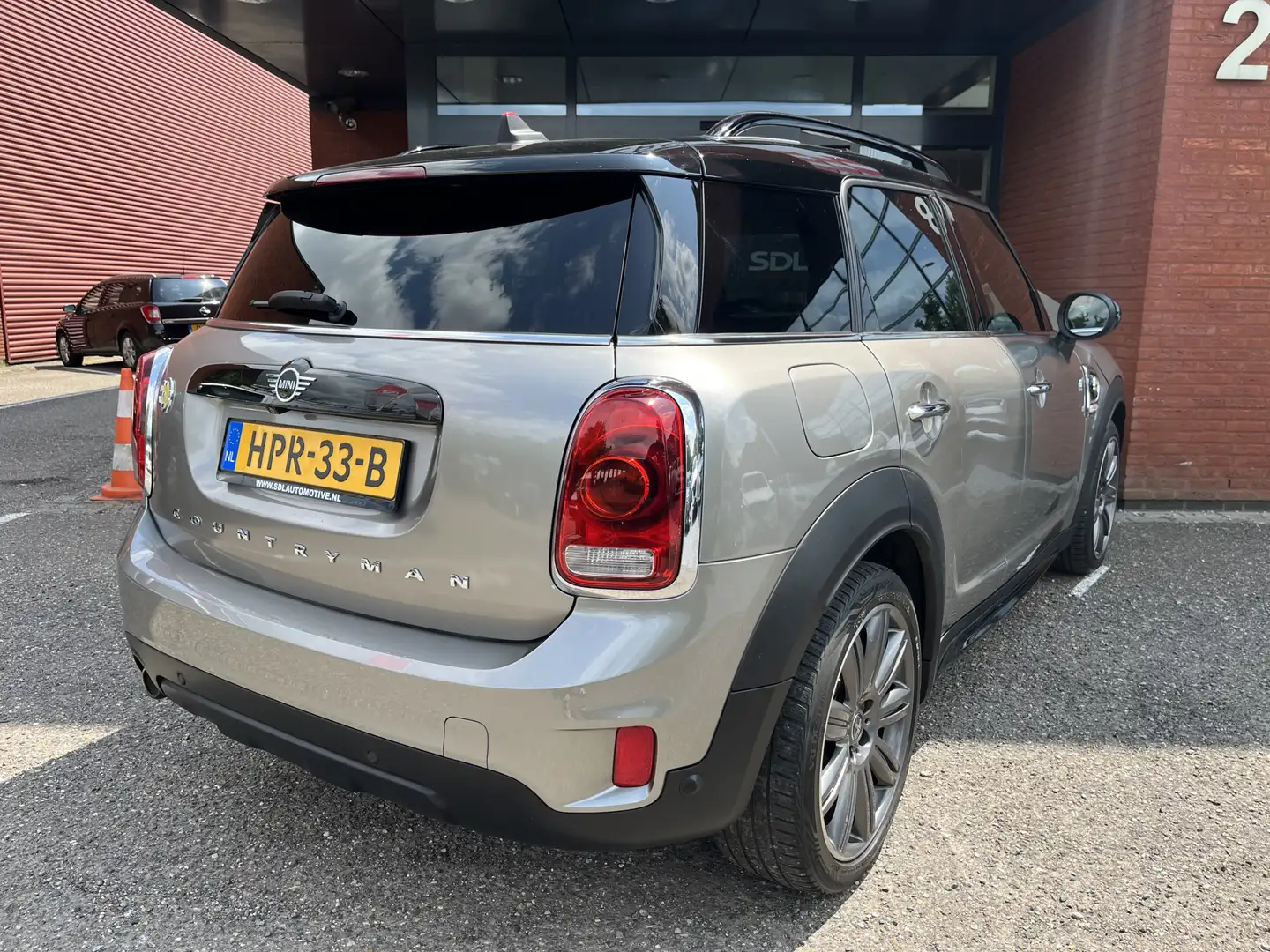 MINI Cooper S Countryman Mini 2.0 E ALL4 // HARMAN / KARDON AUDIO // NAVI / Beige - 2