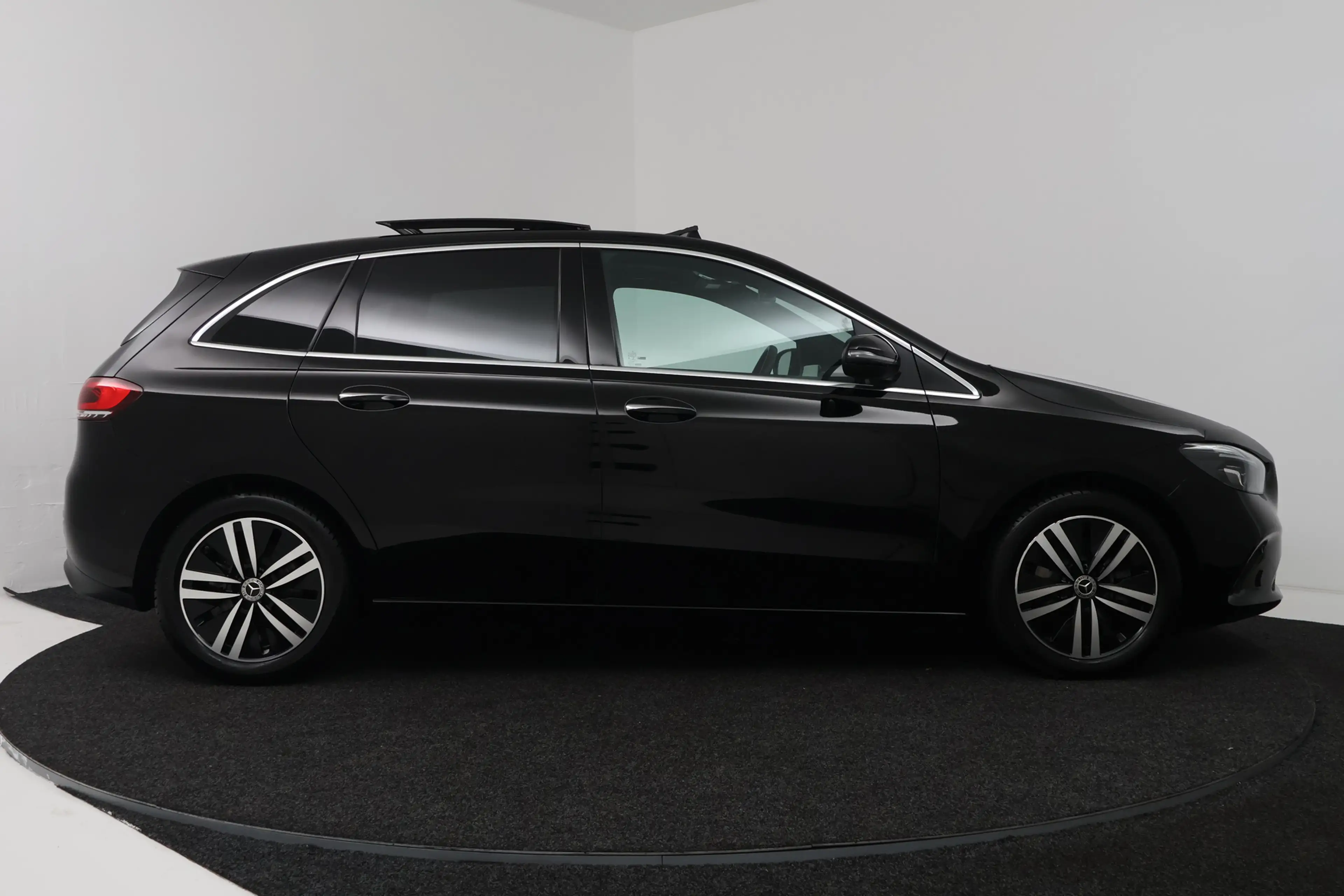 Mercedes-Benz B 200 Business Solution Luxury (PANORAMADAK, MEMORY SEAT — photo 16