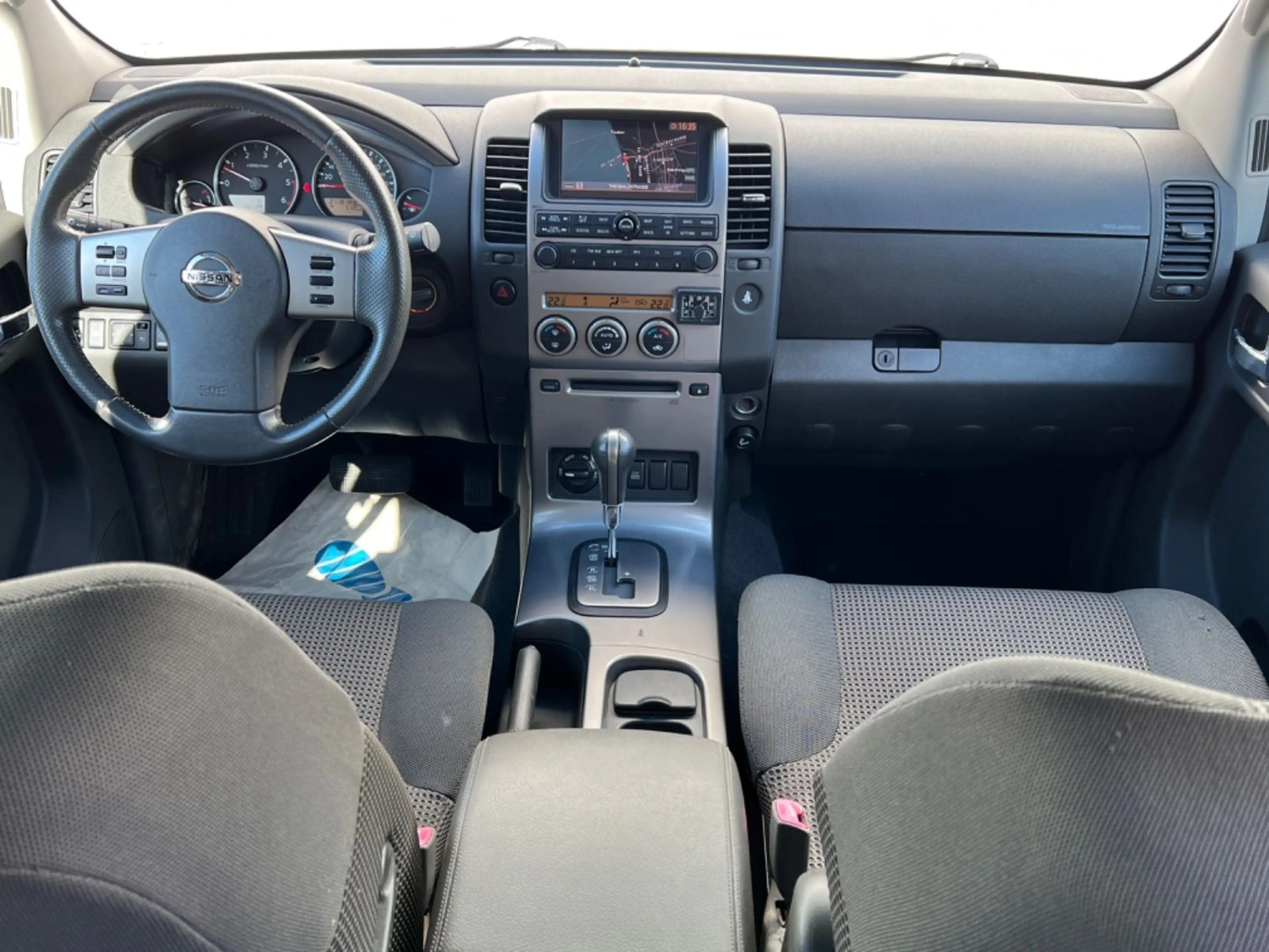 Nissan Pathfinder 2.5 dCi*AUTOMATIK*KLIMA*NAVI*AHK* — photo 11