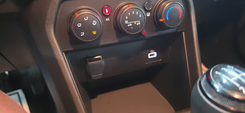 Dacia Sandero Essence + LPG | Très bien équipée | Dispo de suite — photo 22