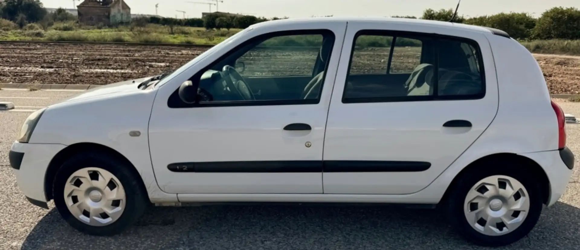 Renault Clio 1.2 Base Authentique Blanco - 2
