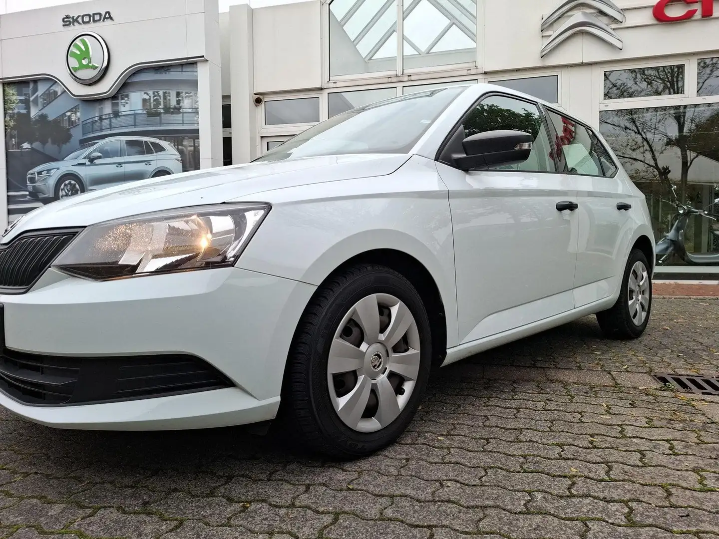 Skoda Fabia Cool Edition , Standort Geldern Weiß - 2