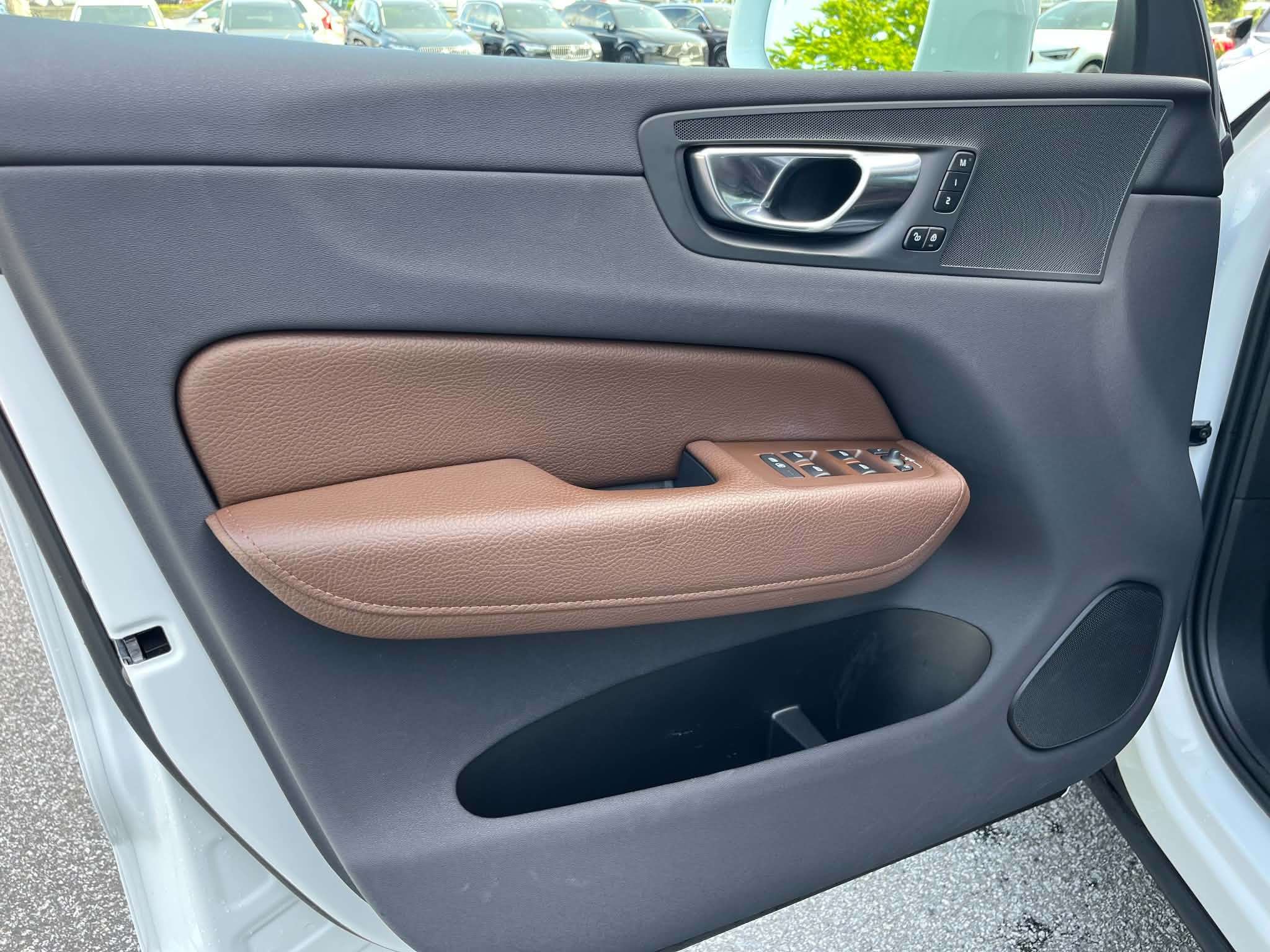 2022 Volvo XC60 Recharge Inscription Expression thumb 10