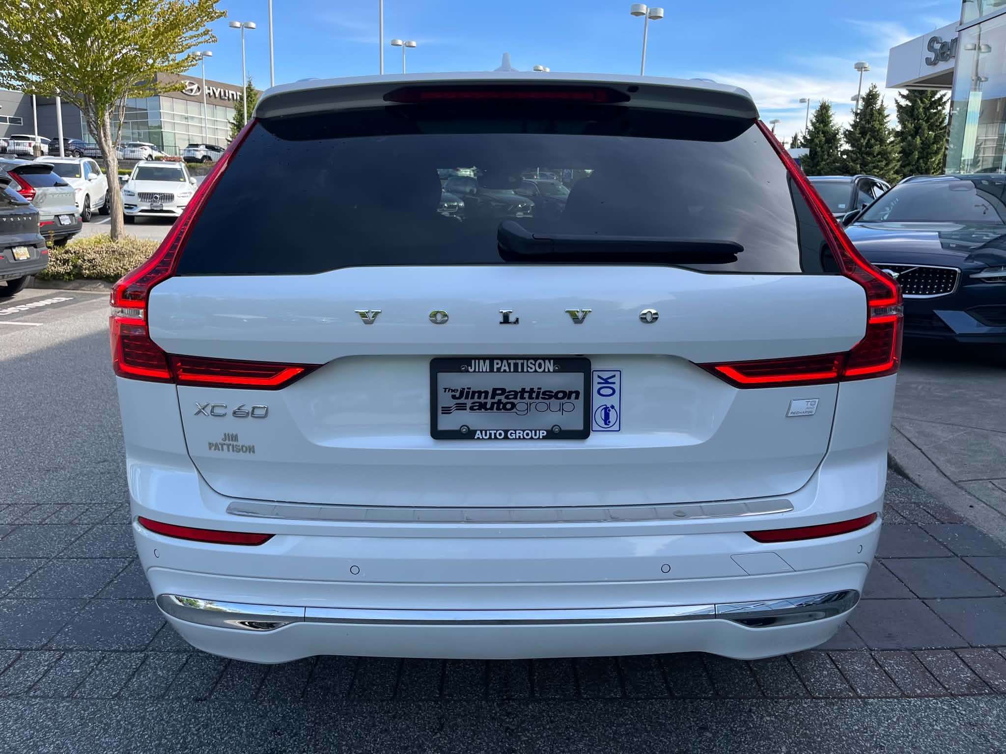 2022 Volvo XC60 Recharge Inscription Expression alt 4