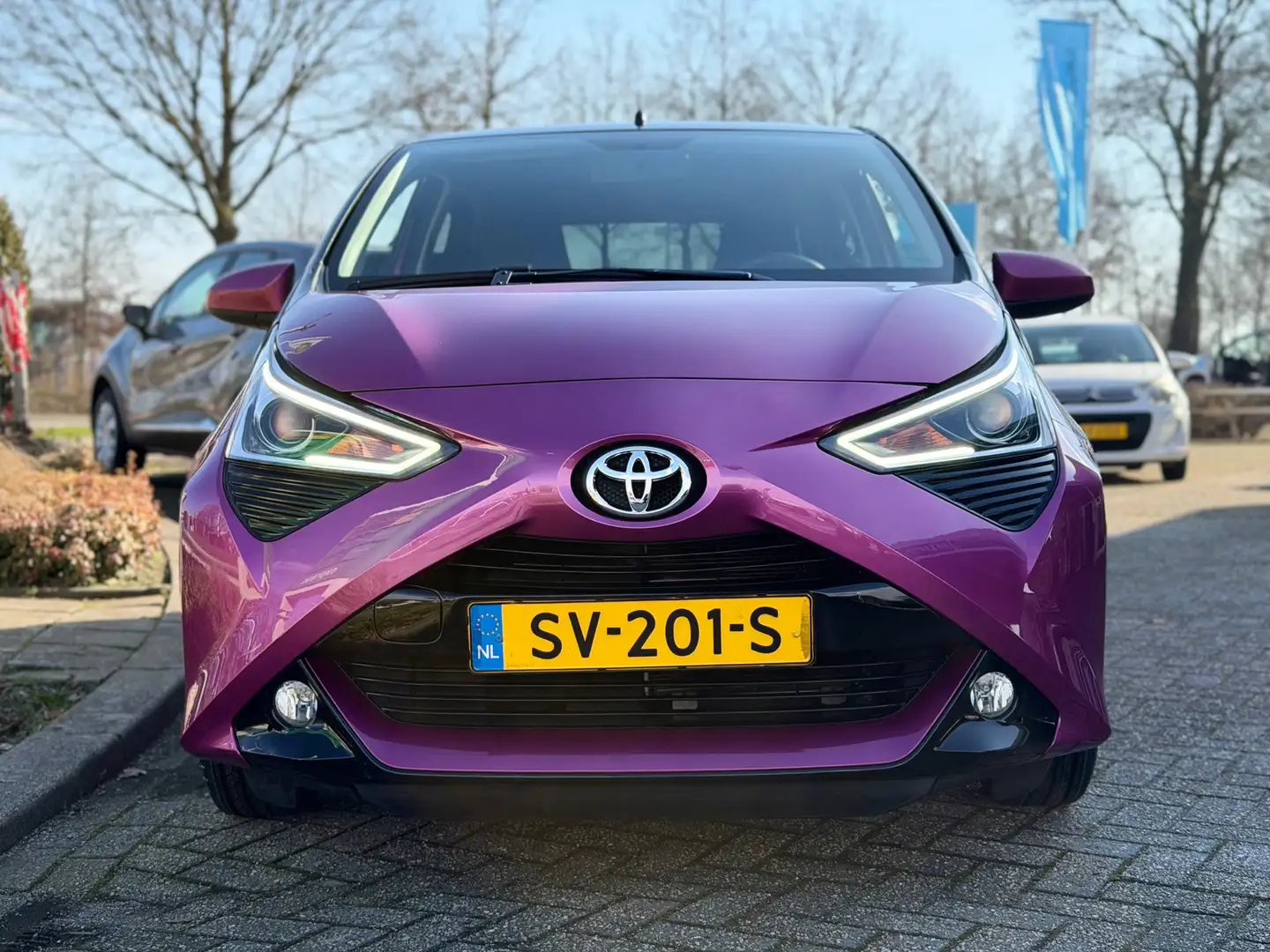 Toyota Aygo 1.0 VVT-i x-cite airco navigatie 5drs Violett - 2
