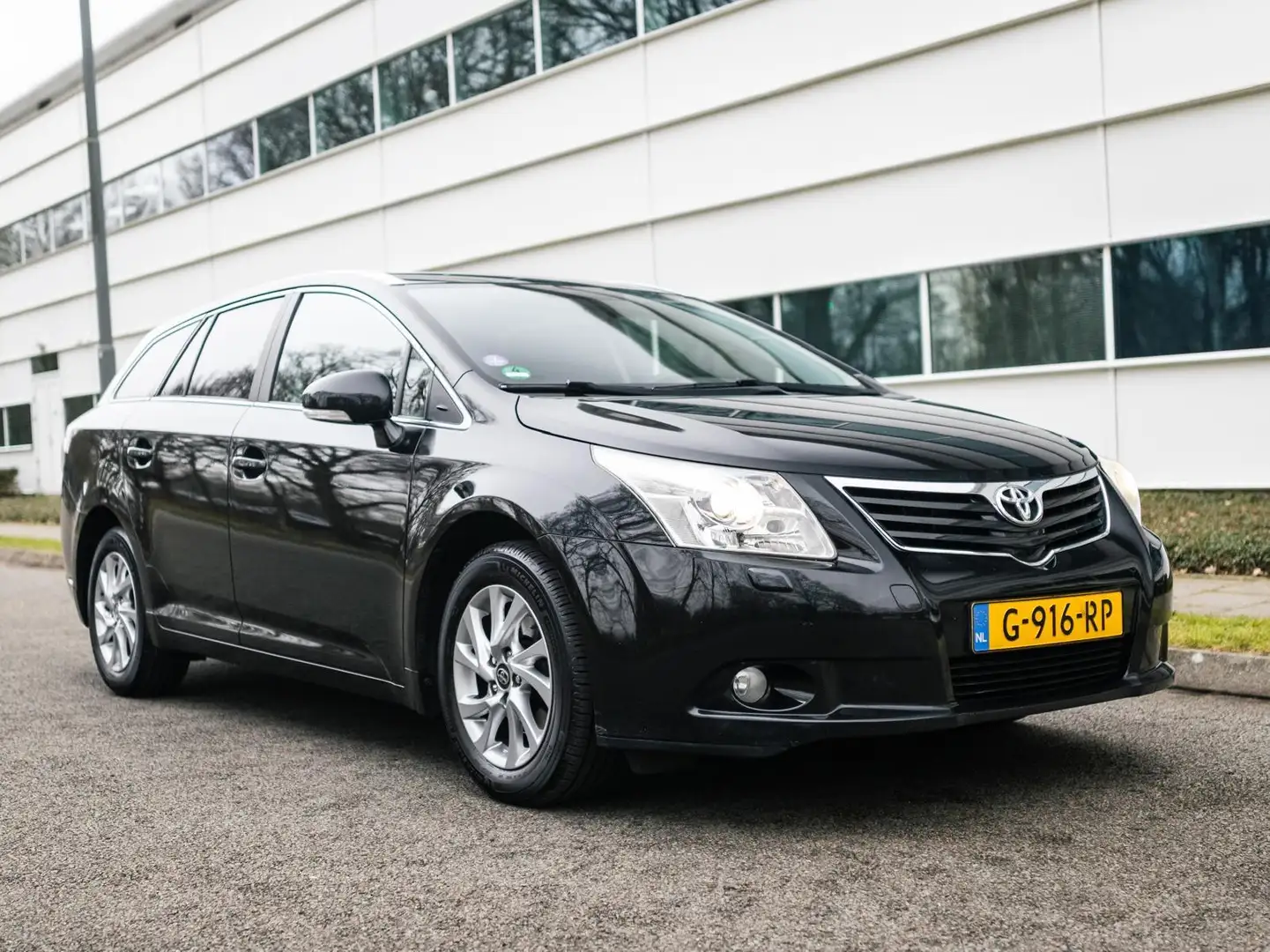 Toyota Avensis Wagon 1.8 VVTi Business Schwarz - 2