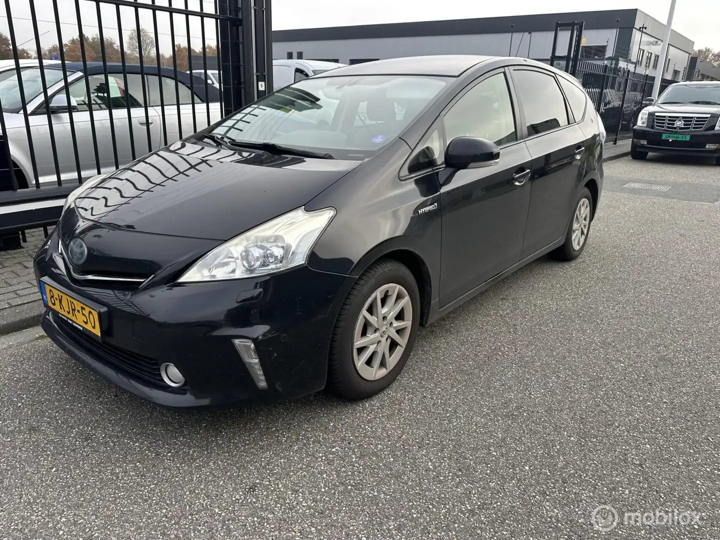 Toyota Prius+ Prius Wagon 1.8 Dynamic Business Zwart - 1