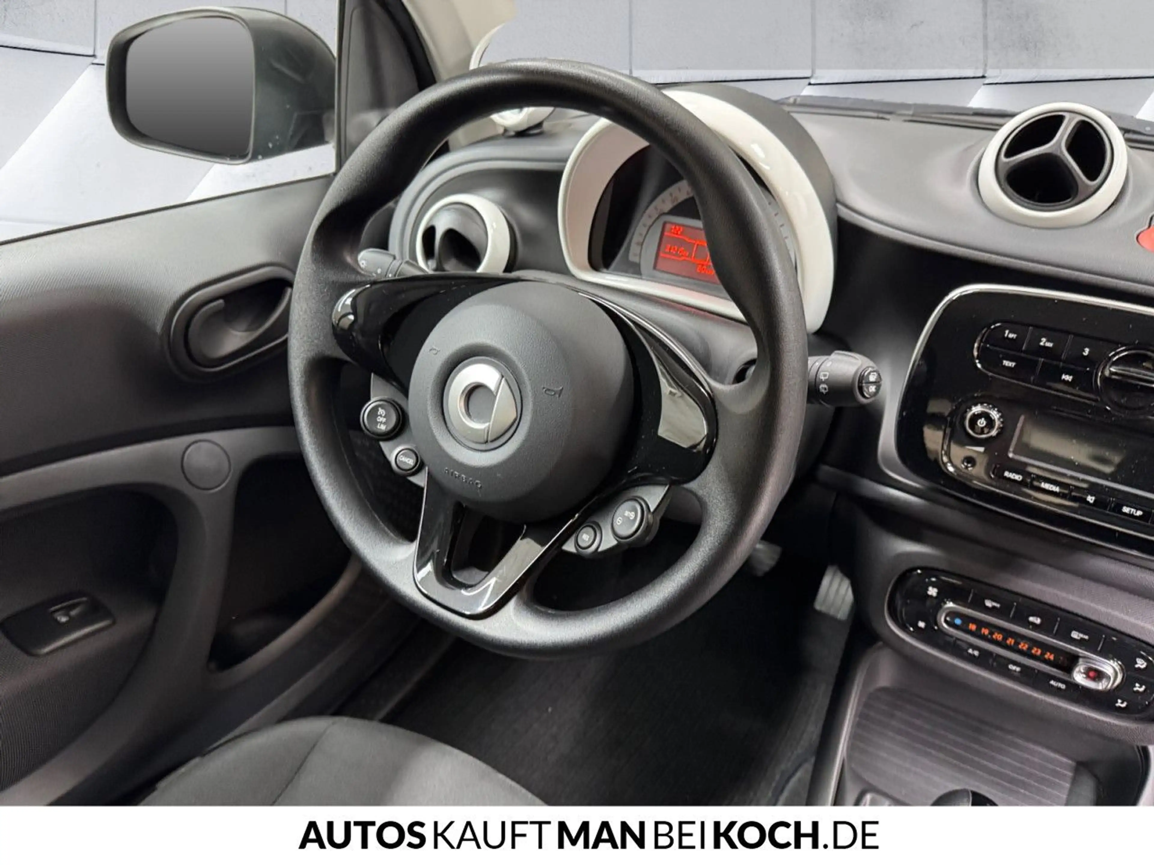 smart forTwo EQ LED Tagfahrlicht, Sitzheizung, 4Season Klima — photo 10