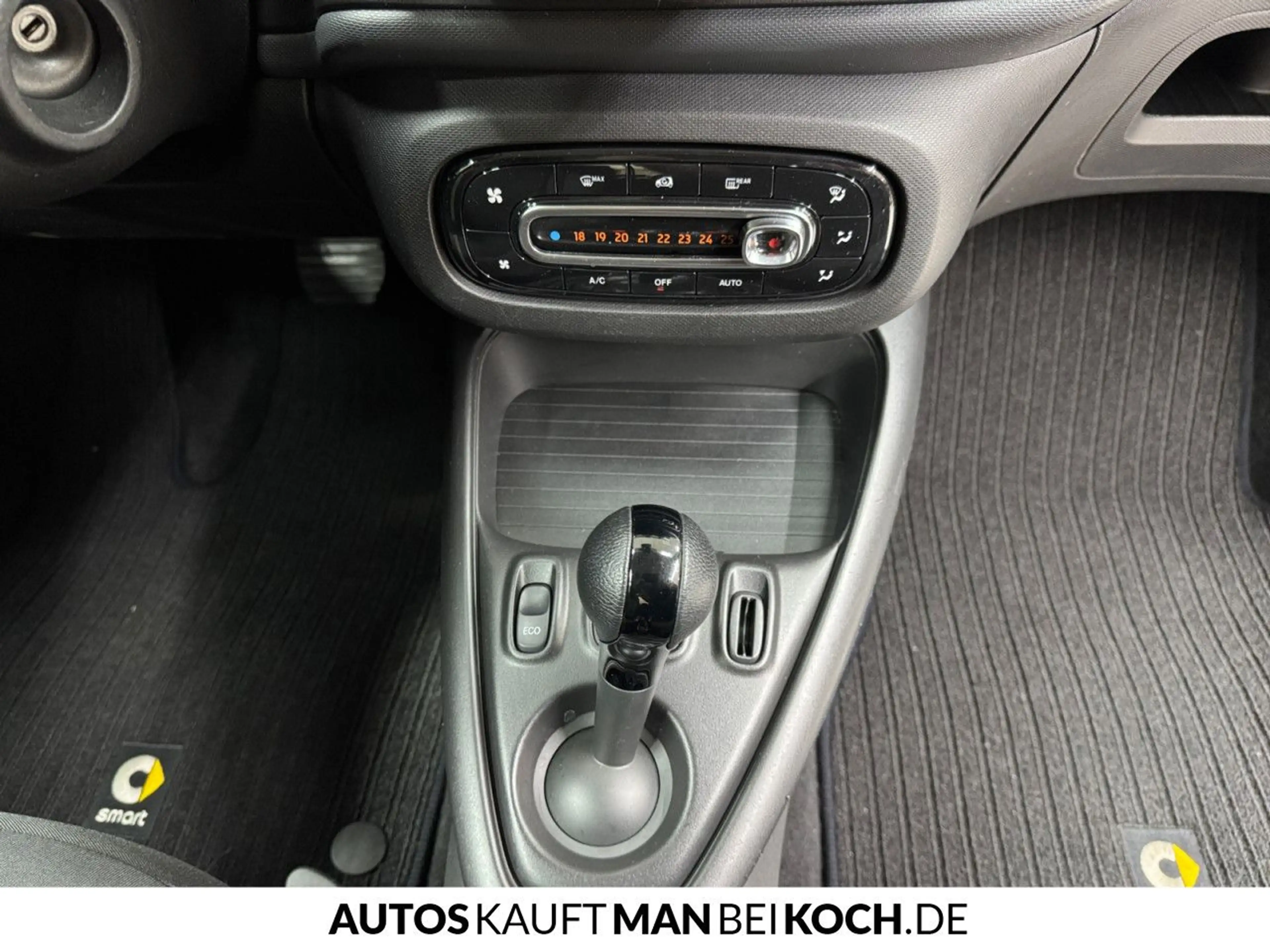 smart forTwo EQ LED Tagfahrlicht, Sitzheizung, 4Season Klima — photo 11