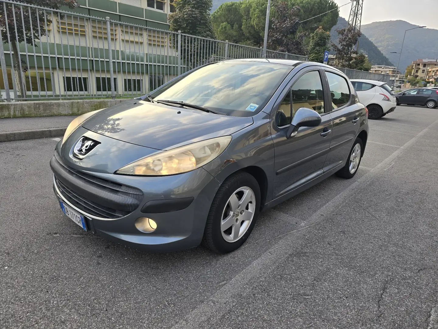 Peugeot 207 5p 1.4 16v One-Line - 1