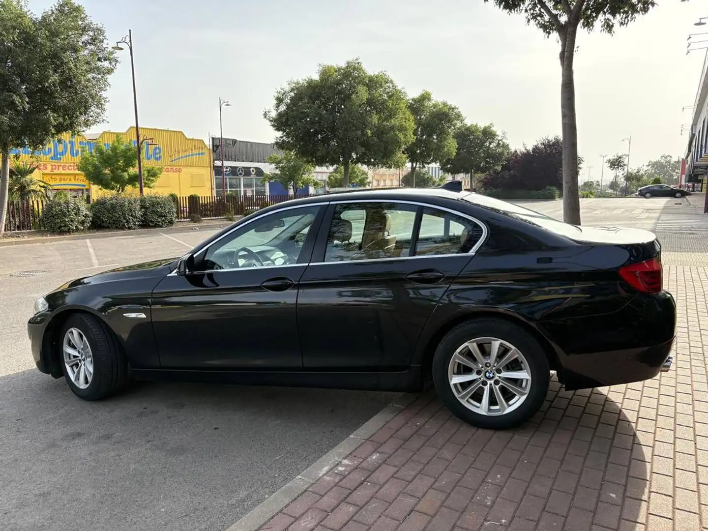 BMW 520 520dA Gran Turismo Modern Noir - 1